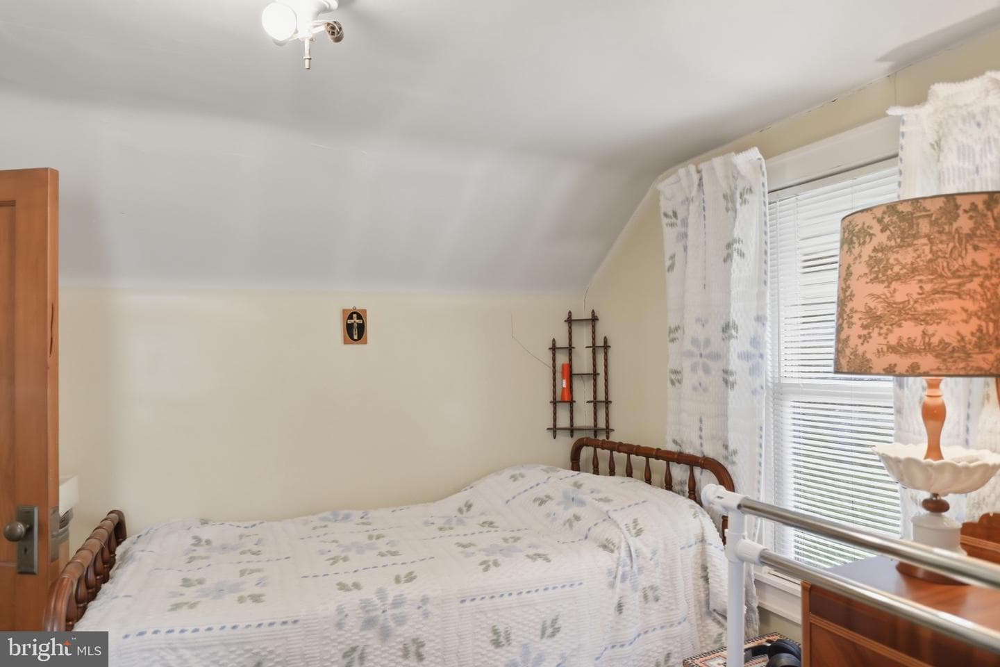 378 Spruce Street photo 17