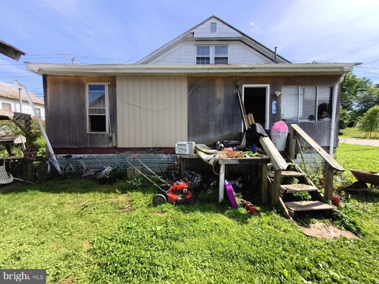216 Juliana St photo 3