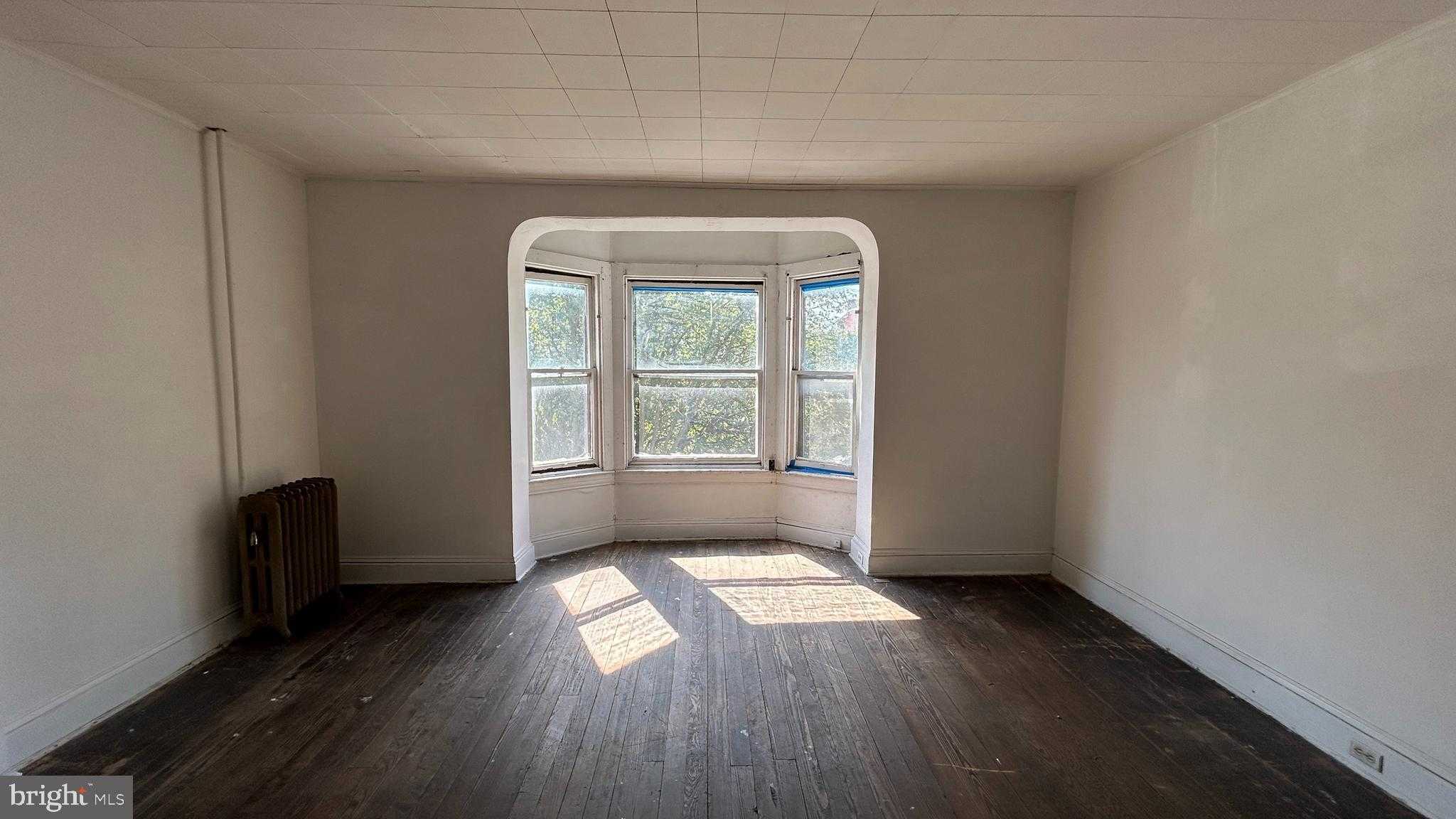 555 Madison Ave photo 19