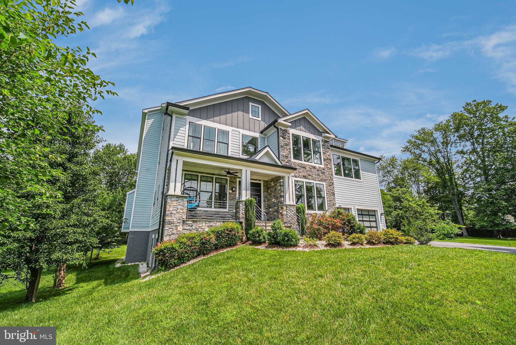 9908 Blake Ln, Oakton
