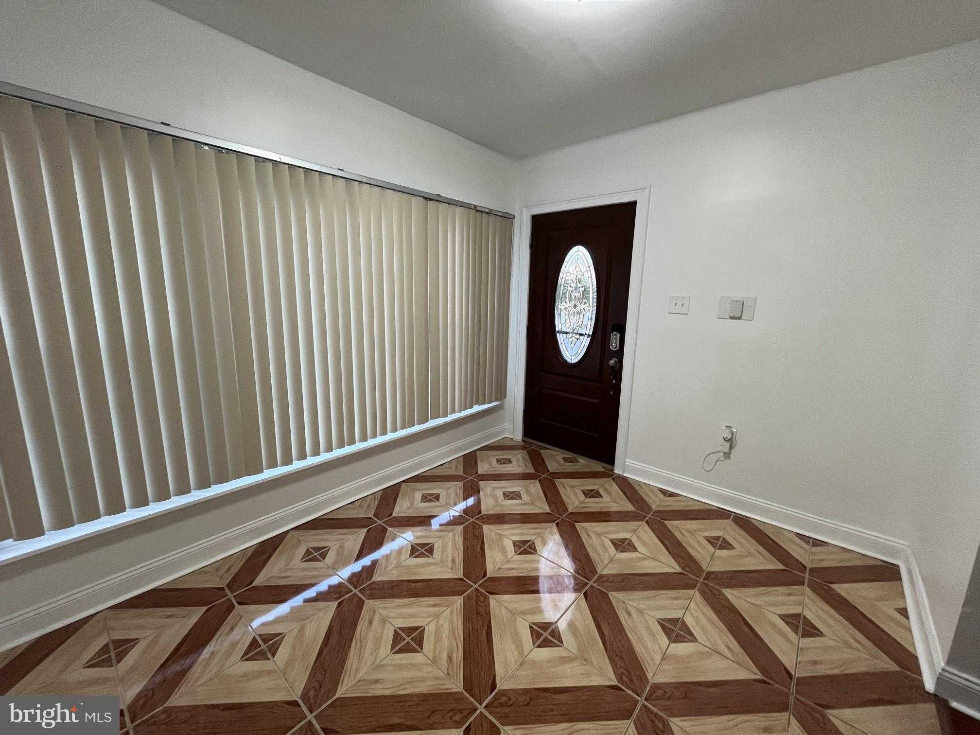 6732 Ogontz Ave photo 4