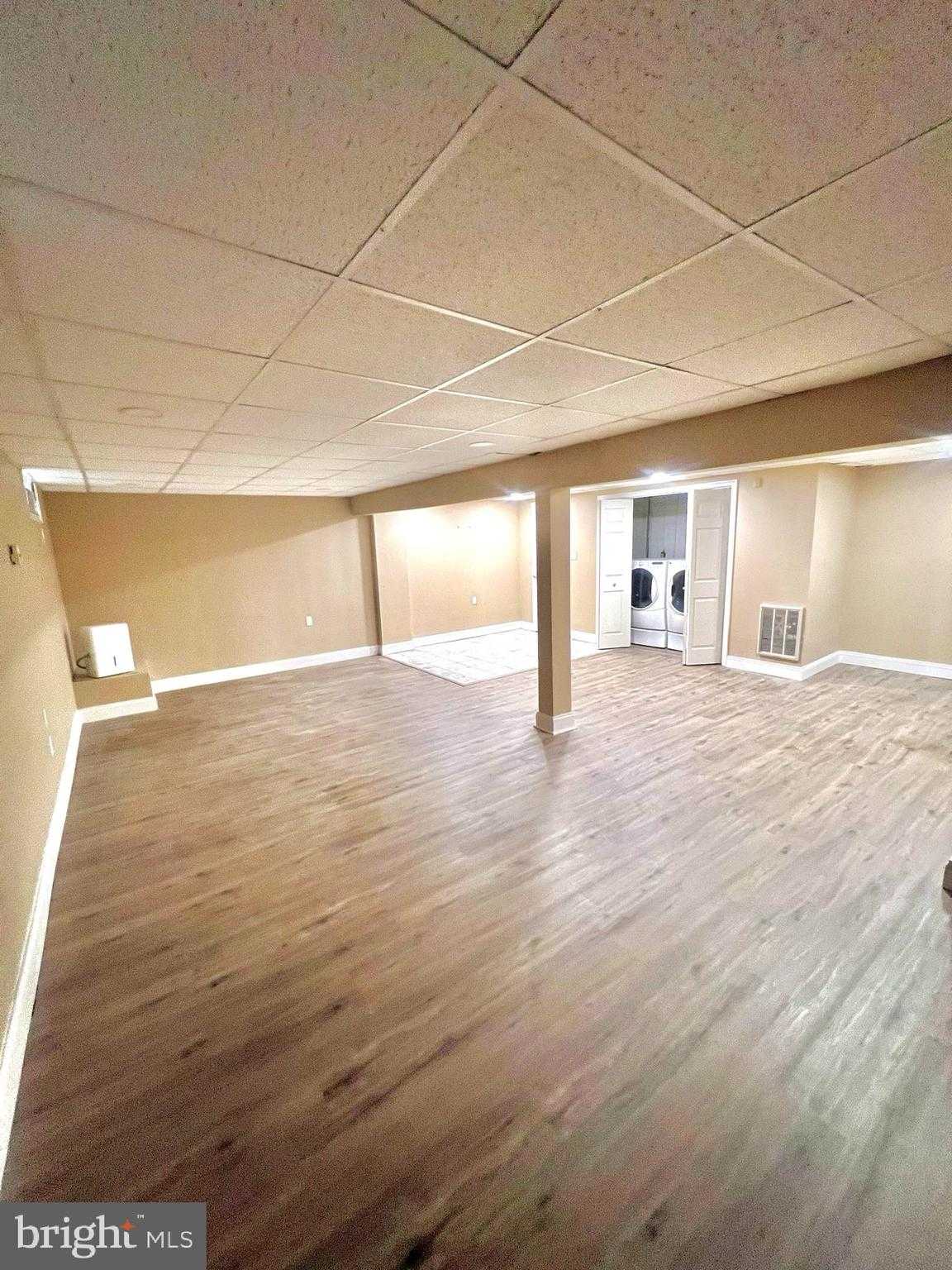 2040 Chevy Chase Dr photo 30