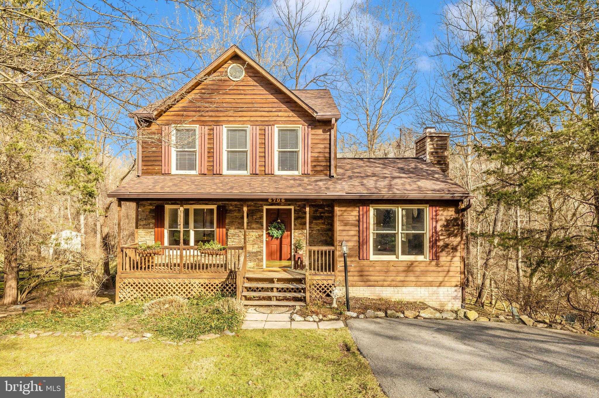 6706 Meadowlawn Cir