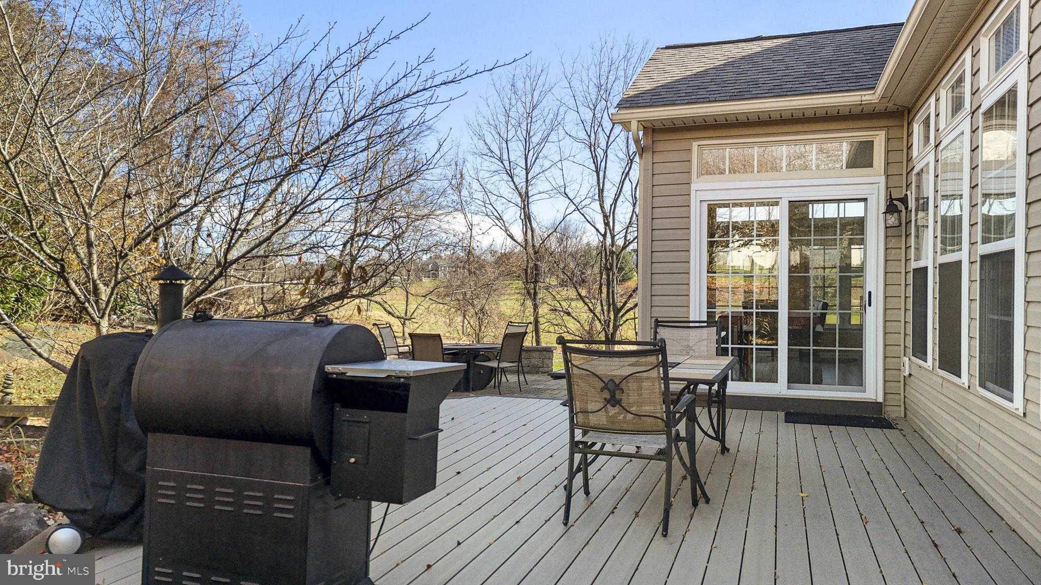 18 Stanford Dr photo 7