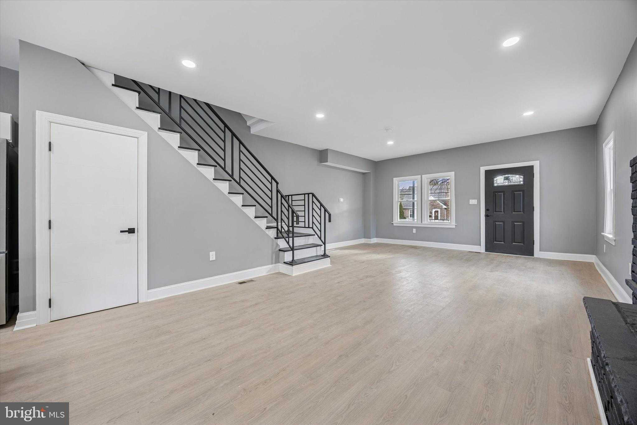 523 W Glenside Ave photo 5