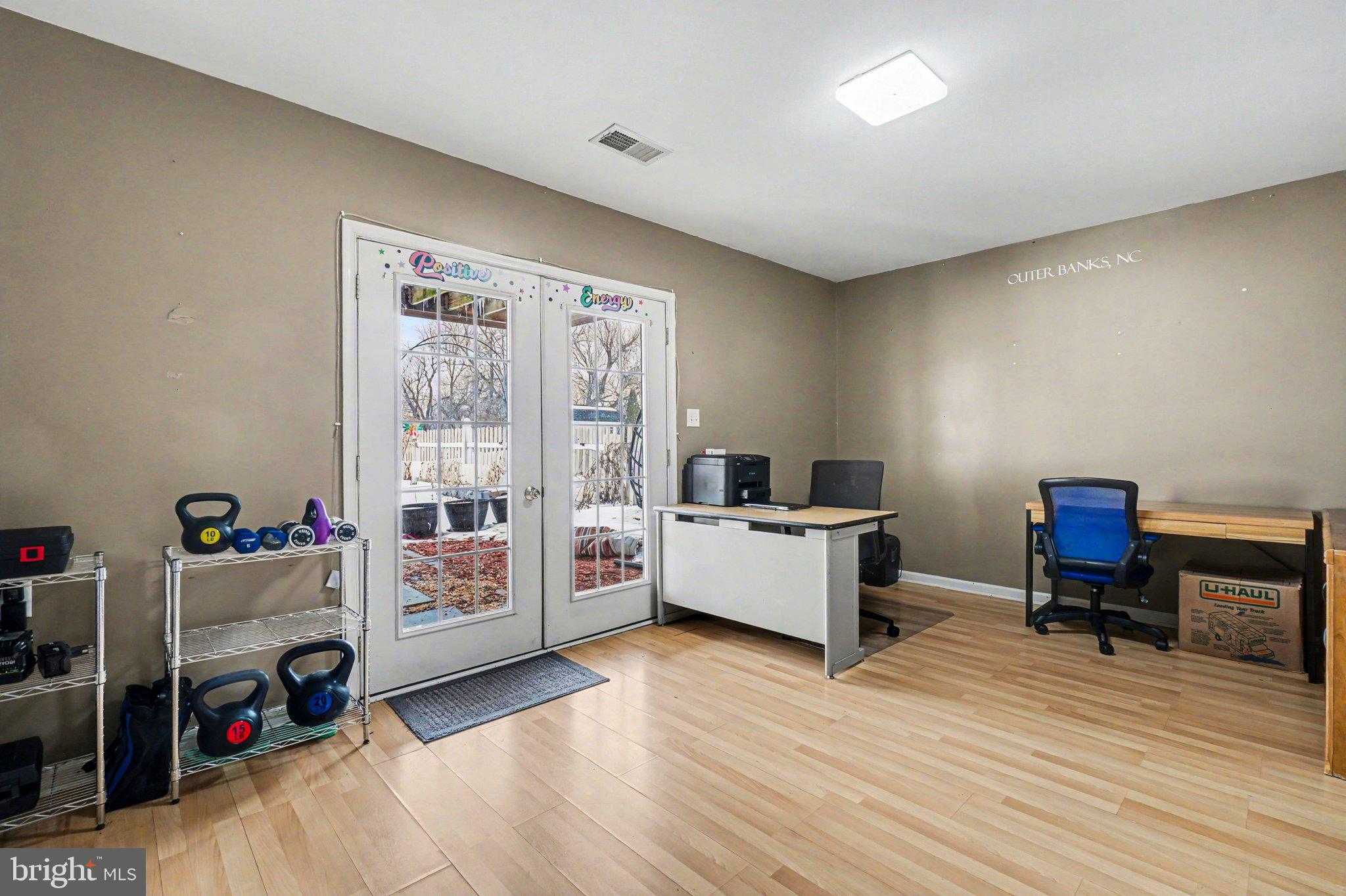 400 Frick Ave photo 16
