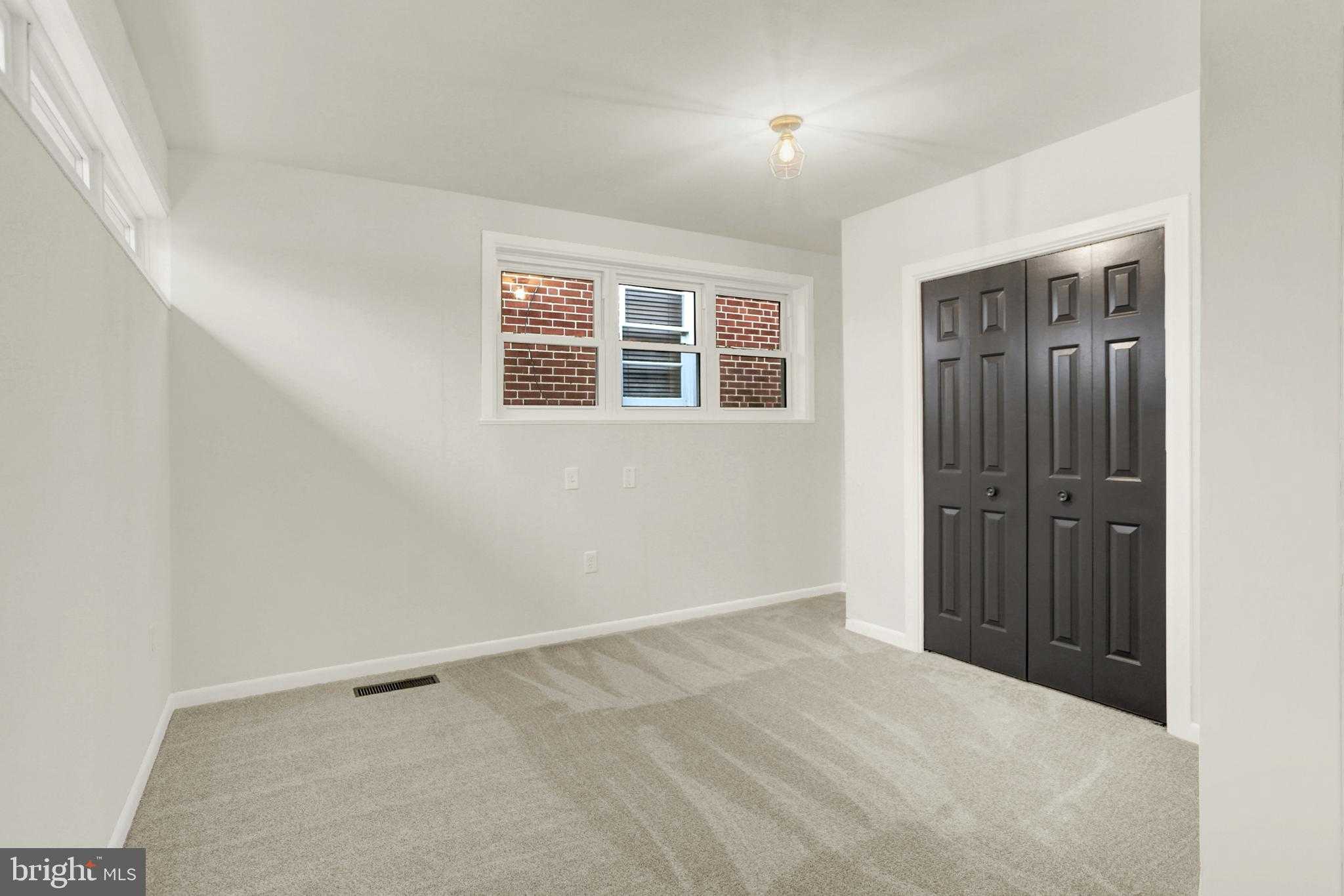 421 Lewis St photo 24