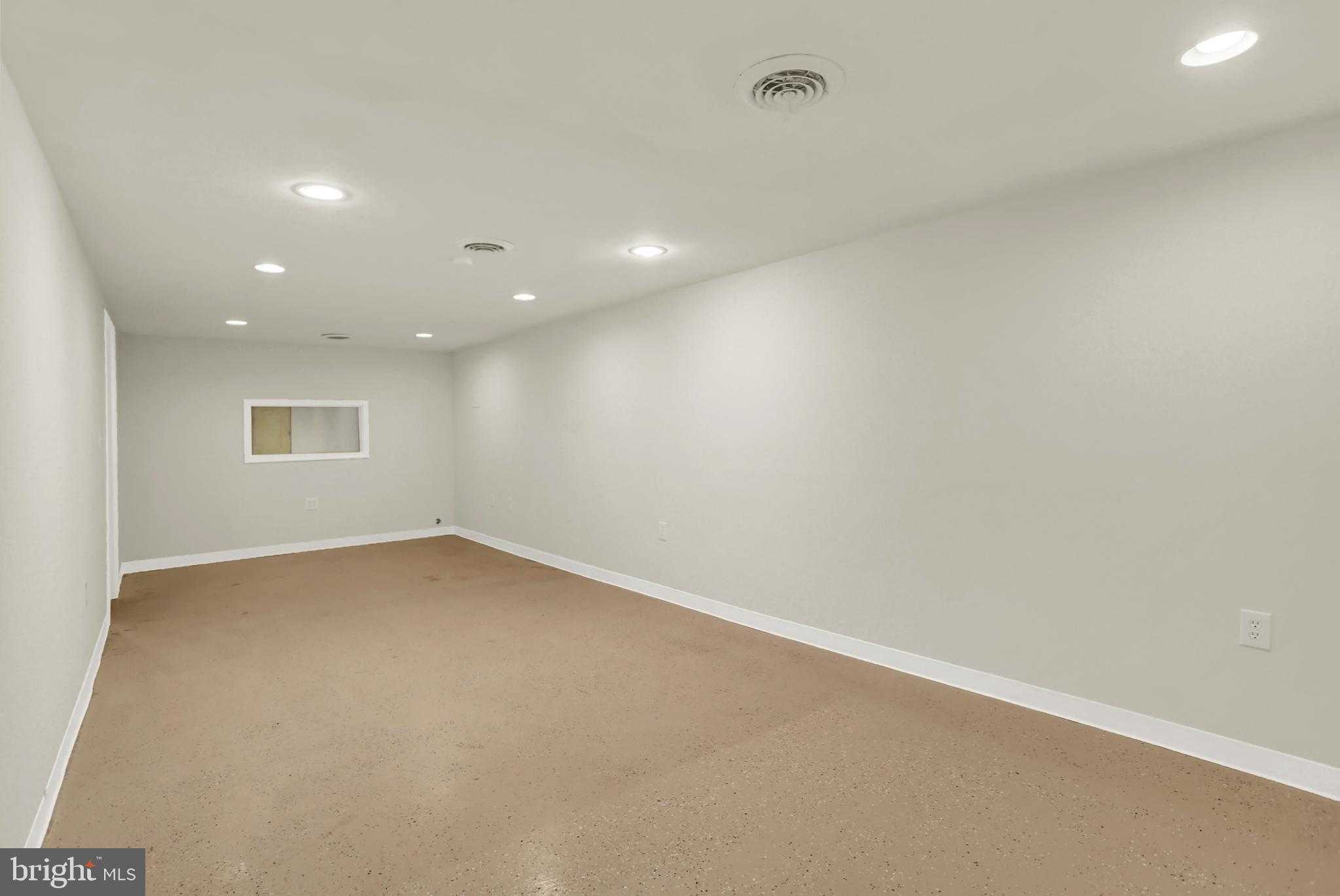 421 Lewis St photo 31