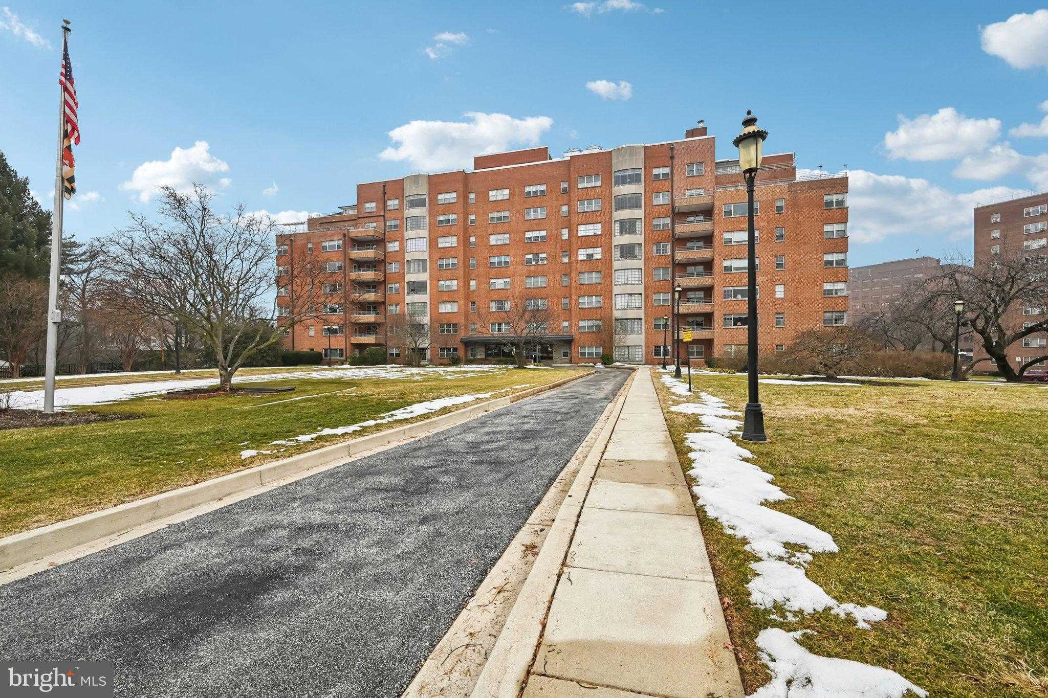 3601 Greenway Unit 303
