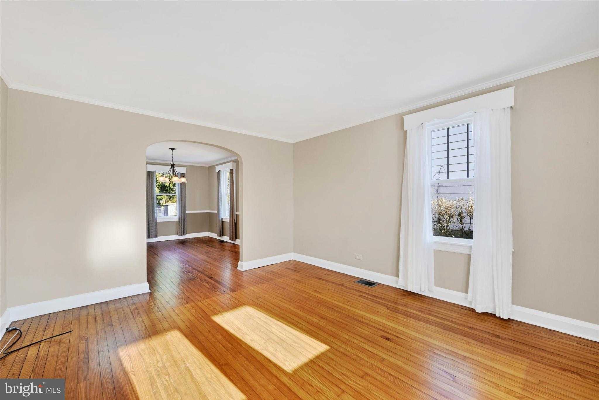 538 Willow Ave photo 7