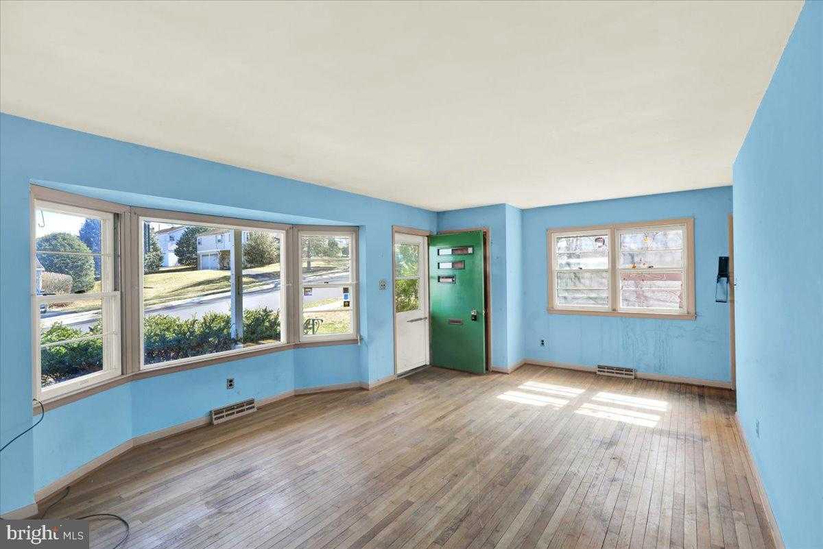 508 S Sterley St photo 4