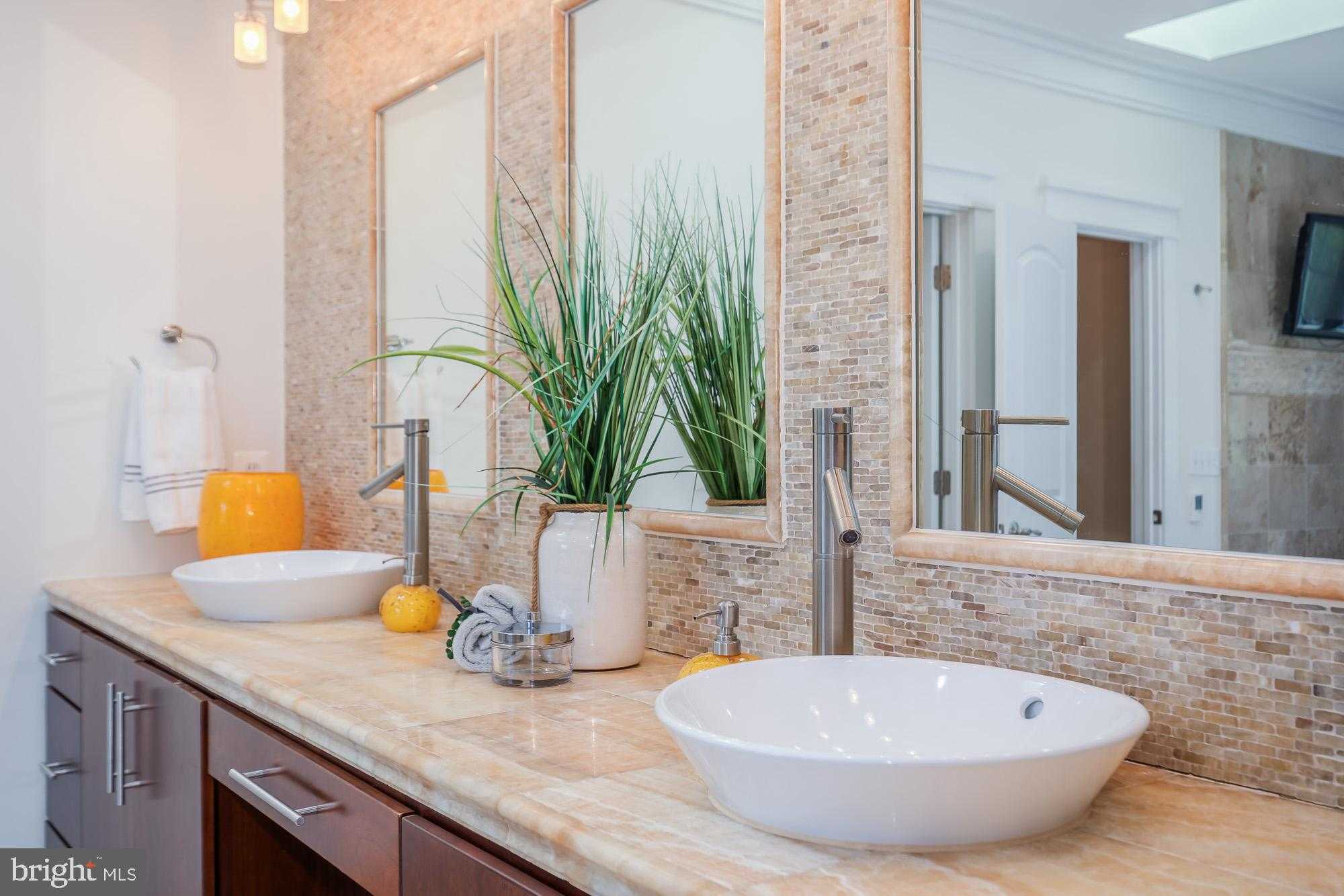 9715 Singleton Dr photo 27