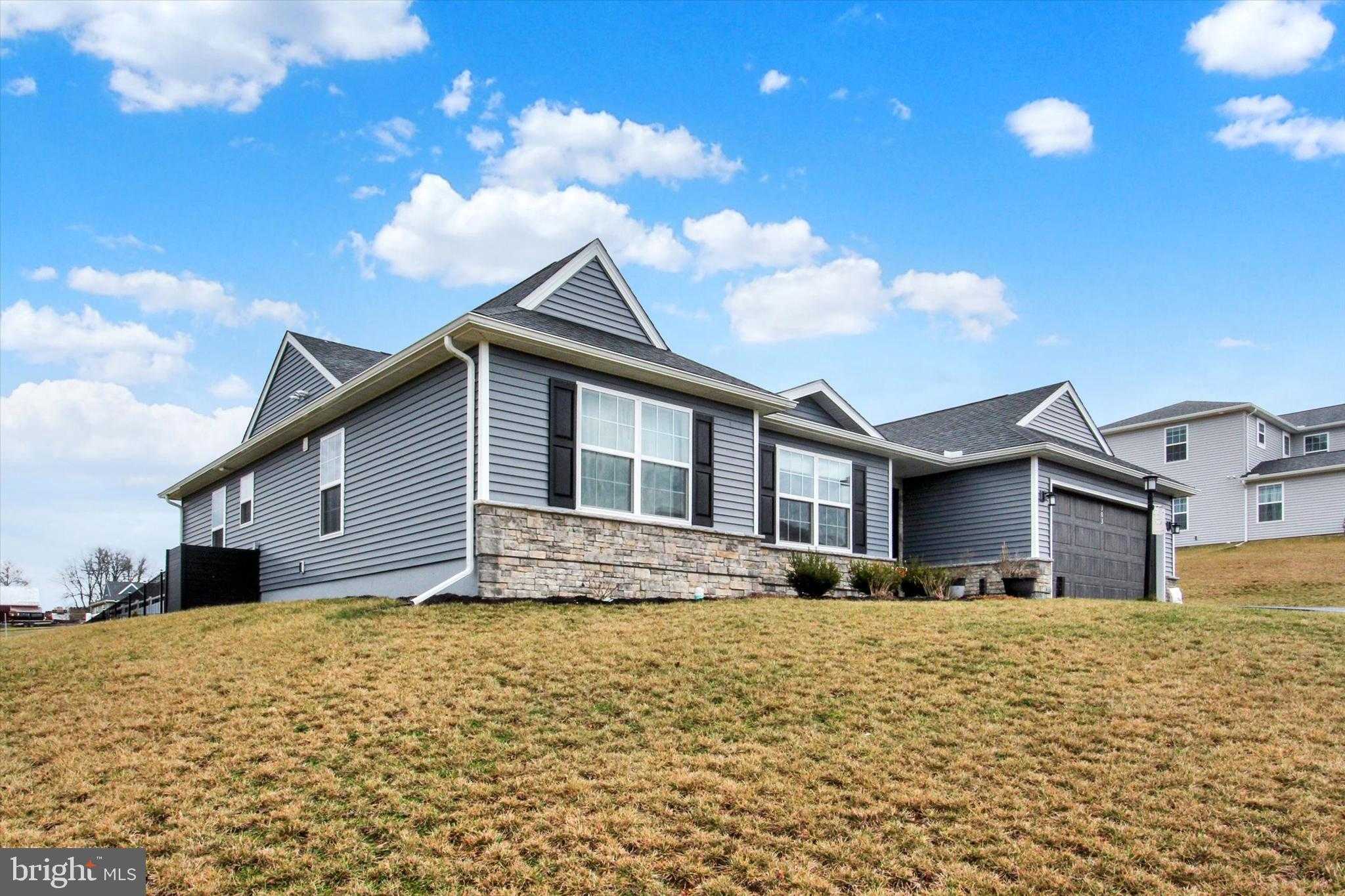 303 Normandy Ln, Dillsburg