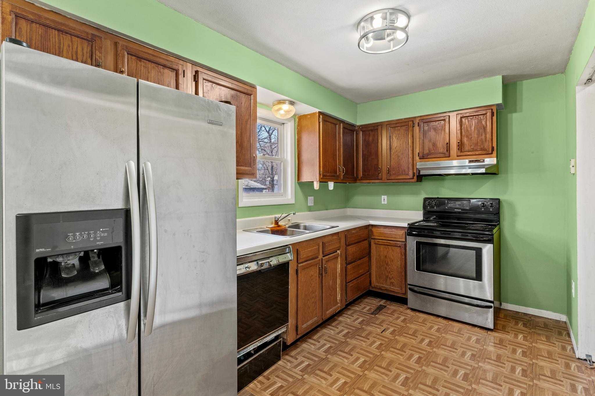 5529 Carvel St photo 2