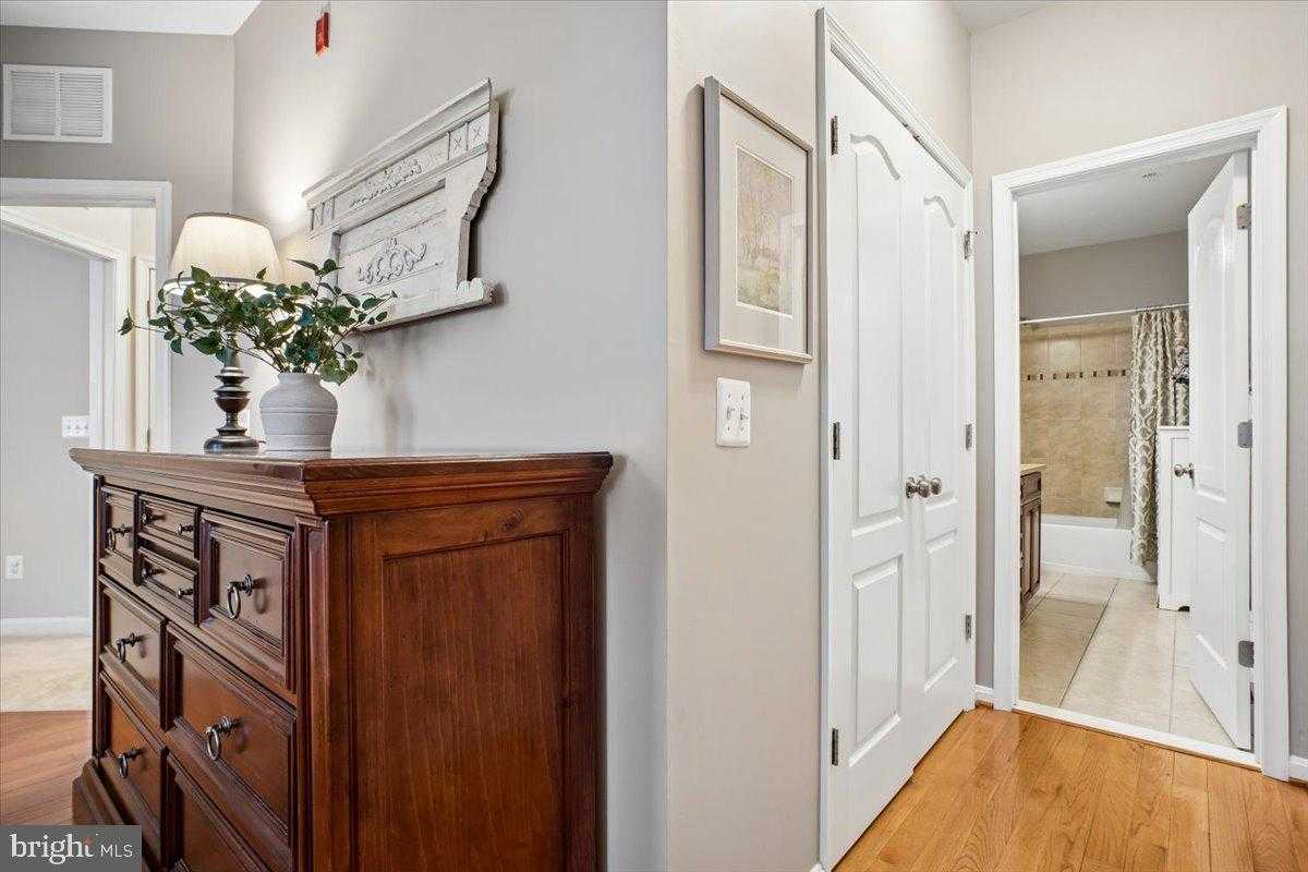 24660 Byrne Meadow Sq photo 24