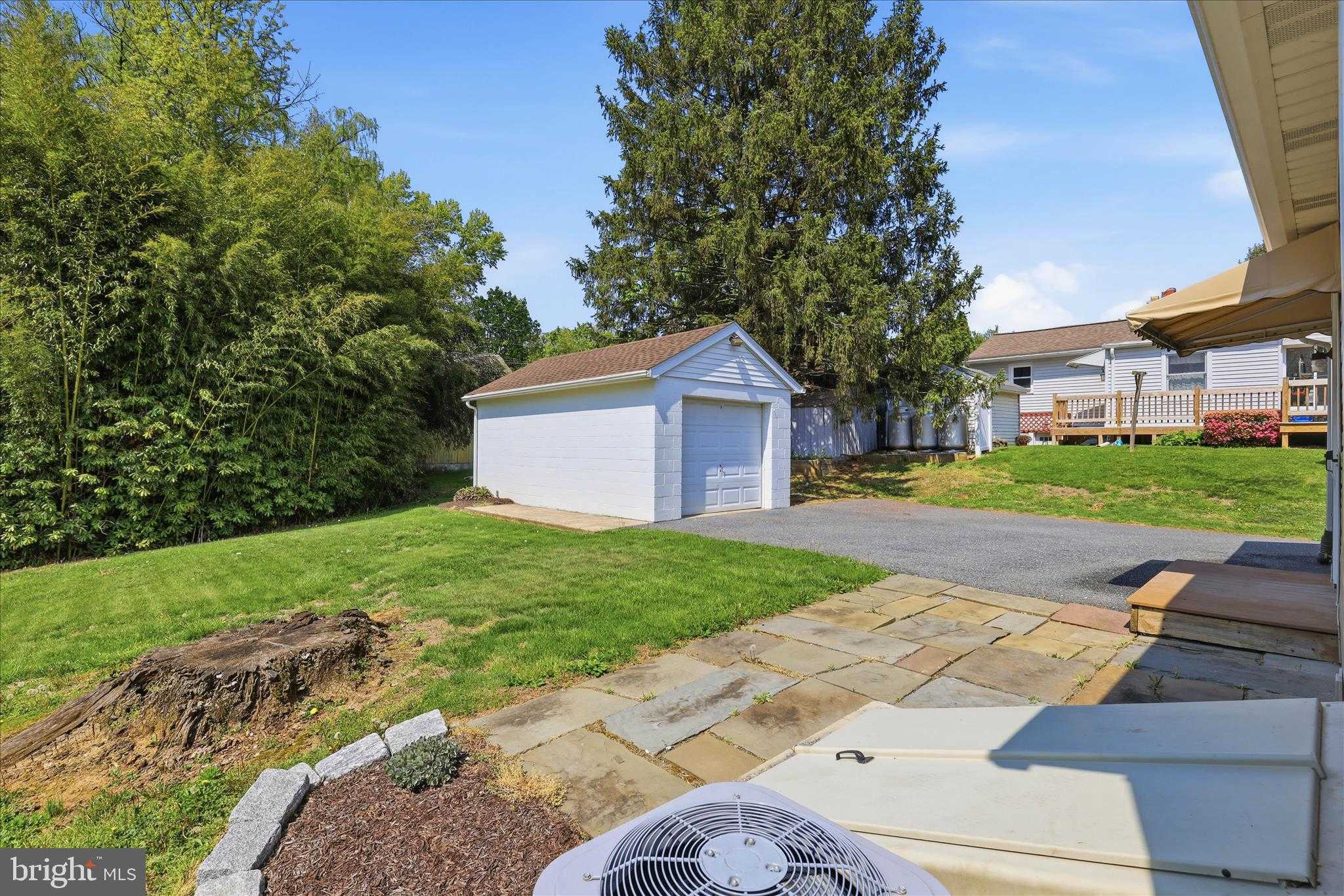 4 Red Bud Dr photo 11