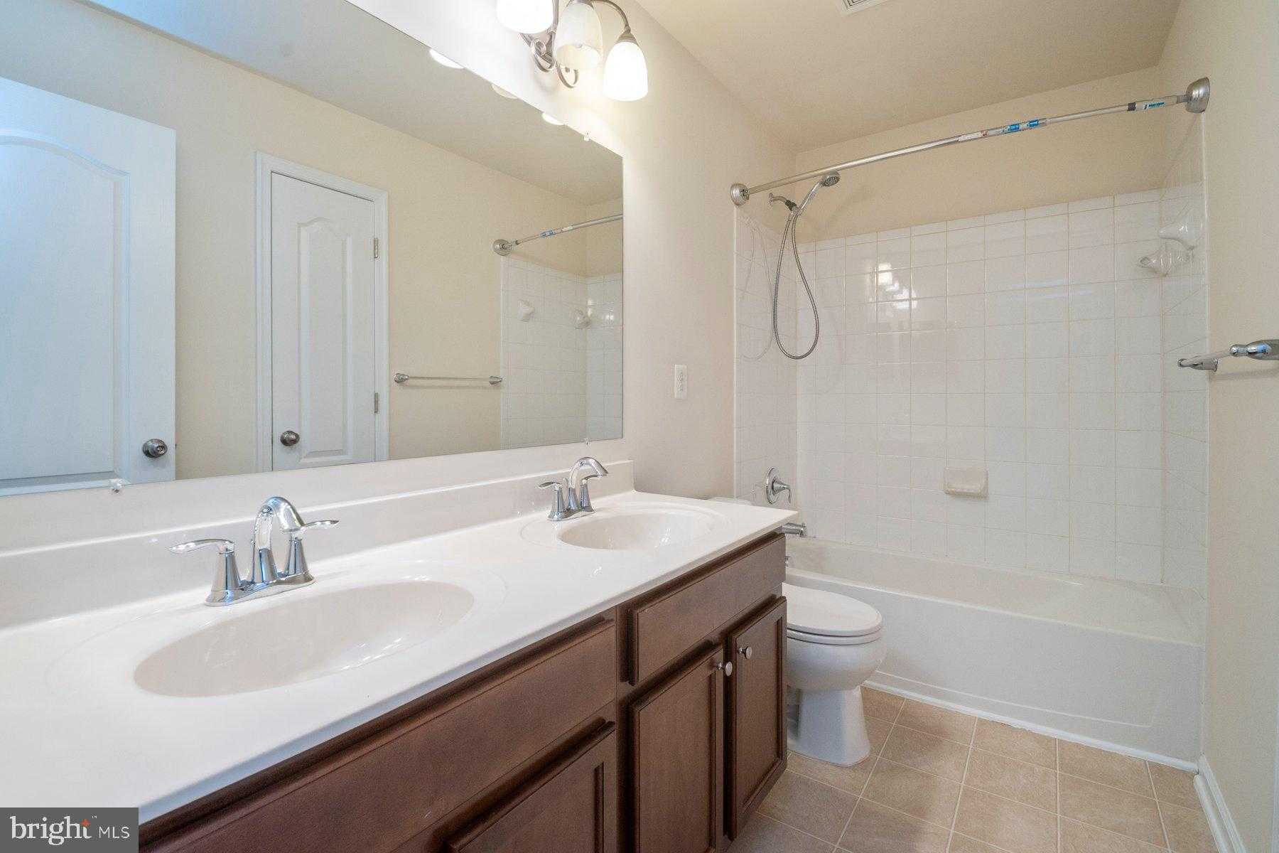813 Glenside Way photo 14