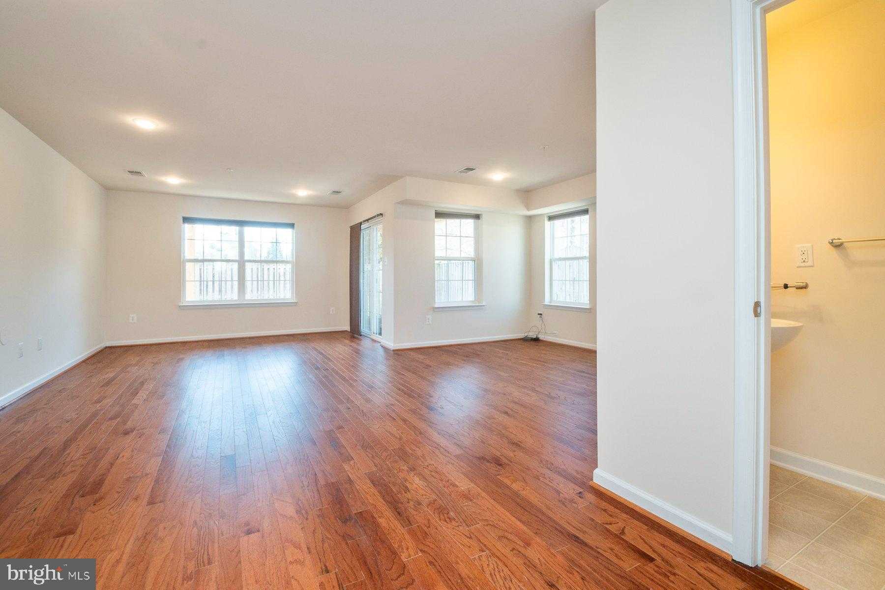 813 Glenside Way photo 21
