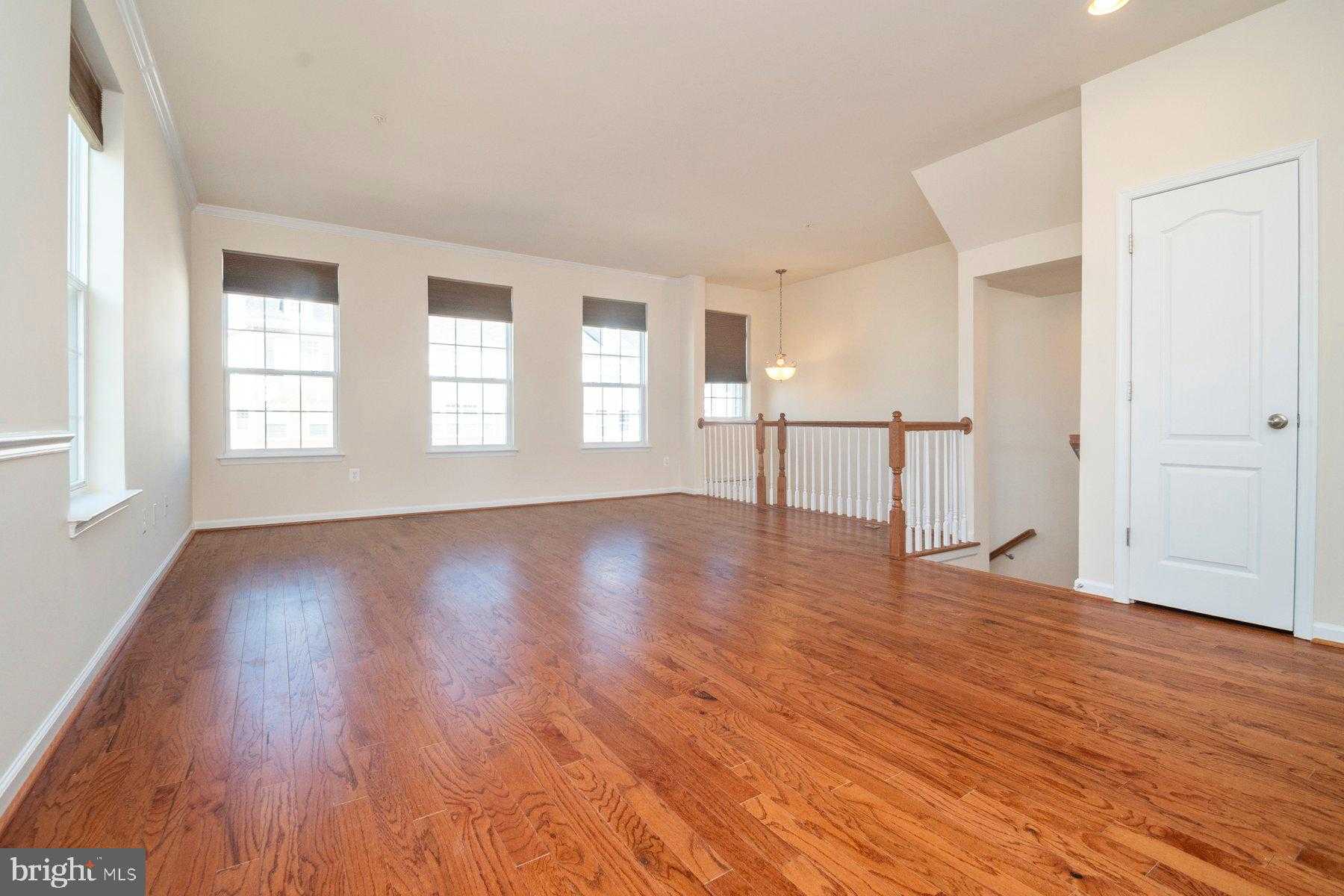 813 Glenside Way photo 7