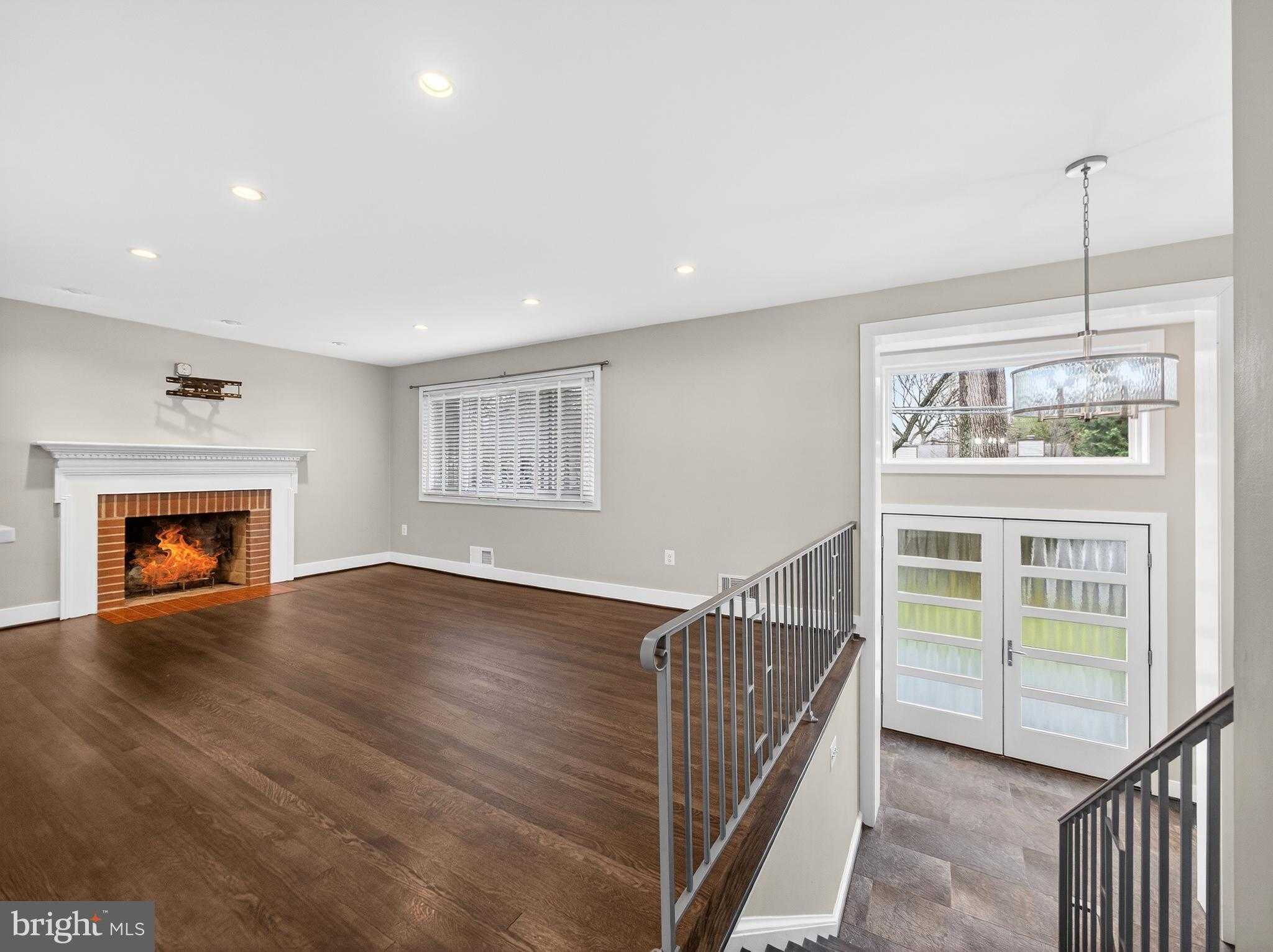 5807 Maiden Ln photo 8