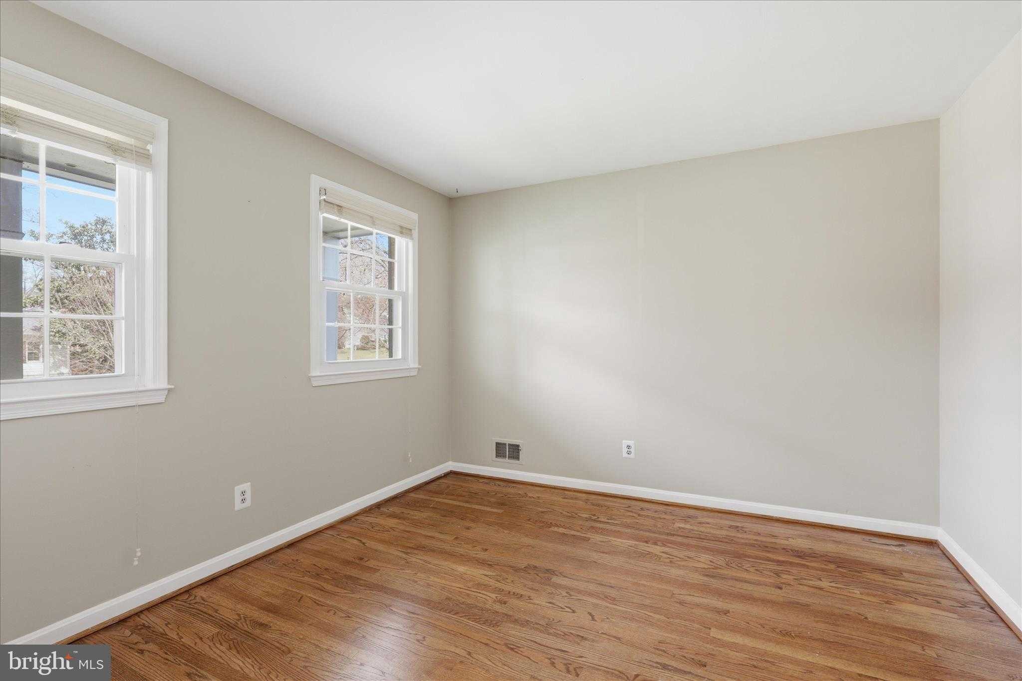 1335 Macbeth St photo 32