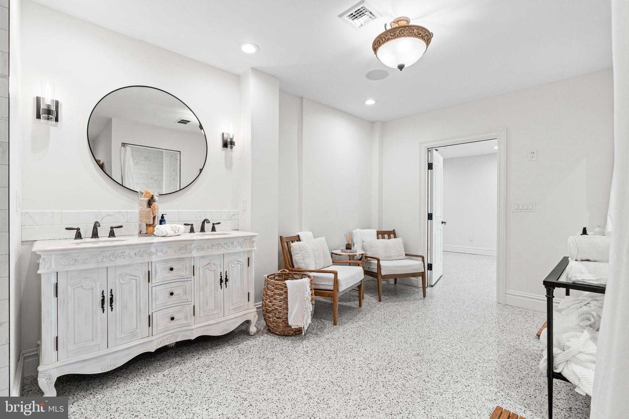 740 Hampton CT photo 56