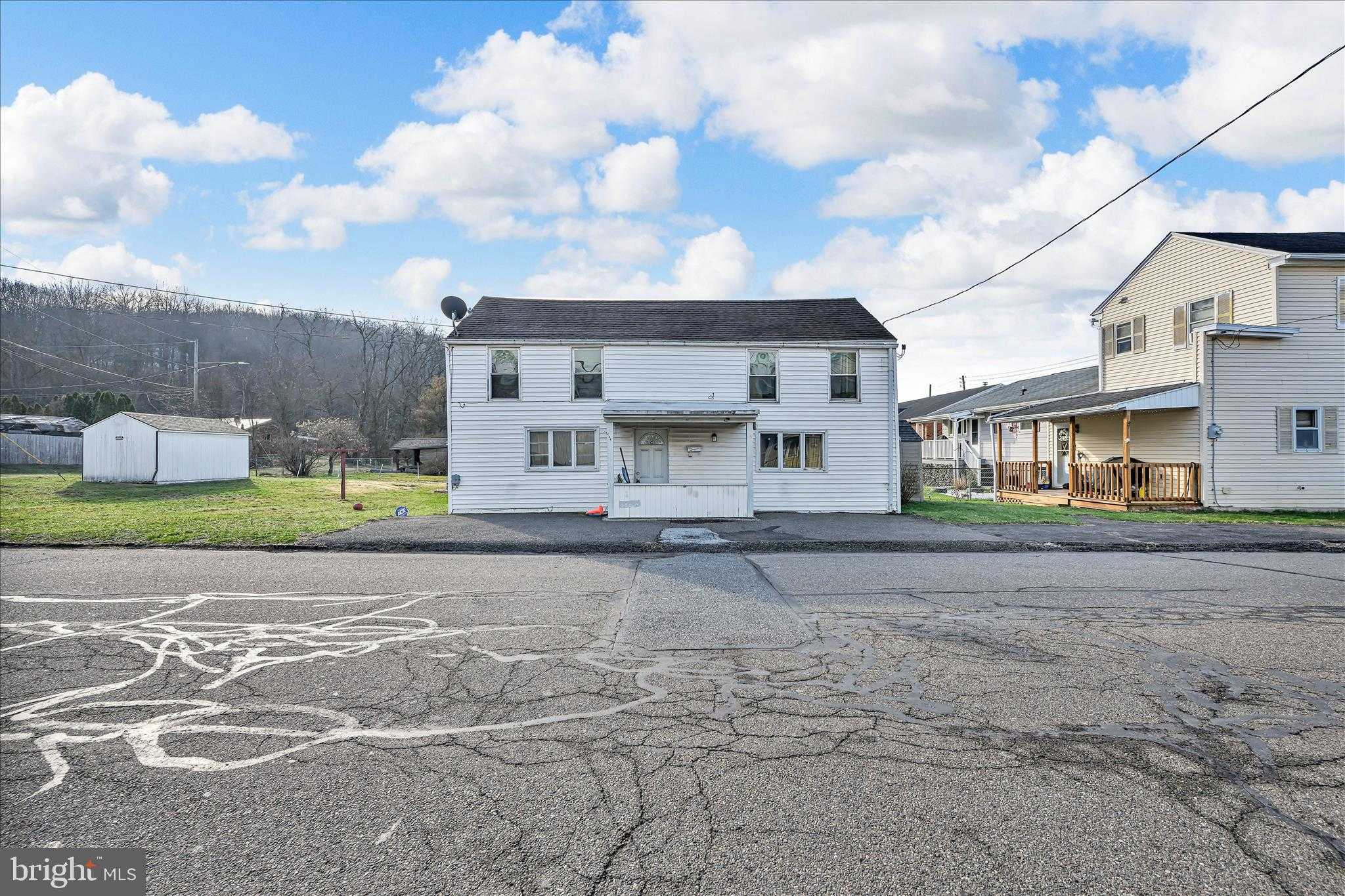 408 E Lawton St photo 2