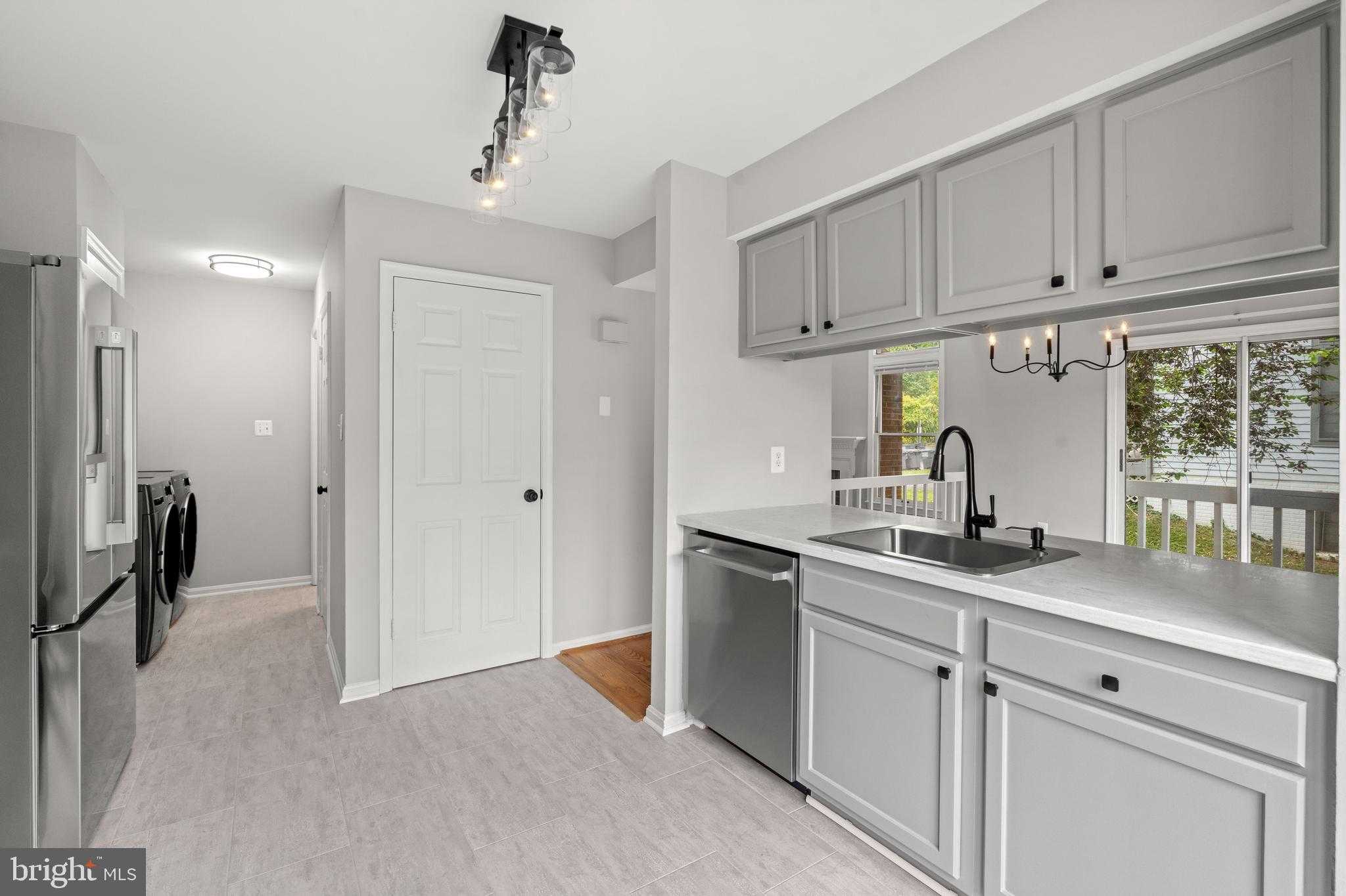 8405 Hollis Ln photo 14