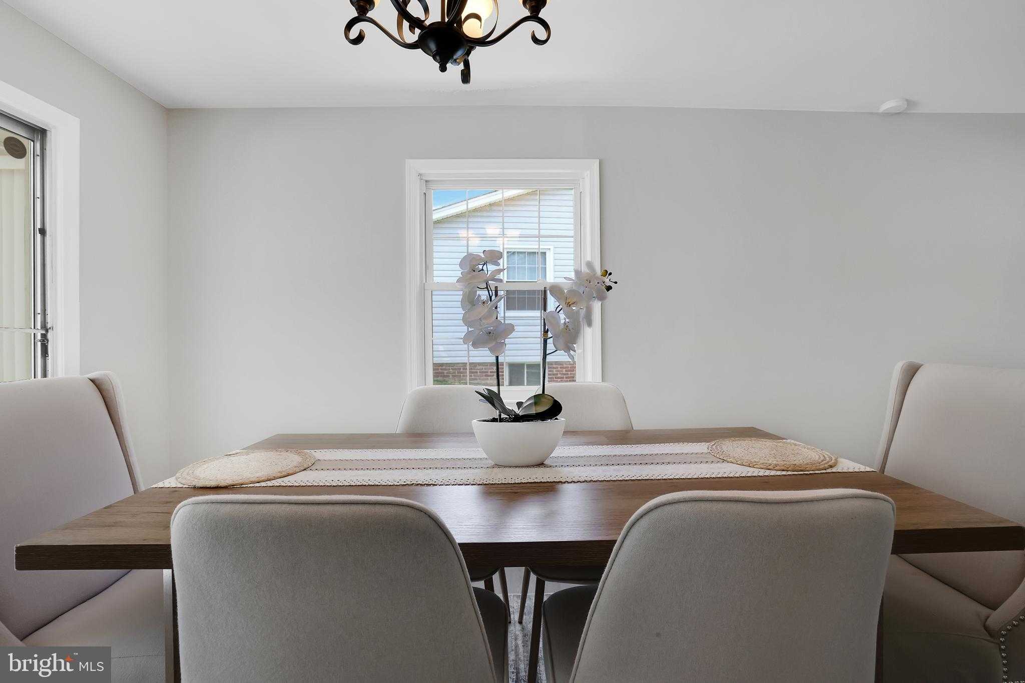 833 Loxford Ter photo 11