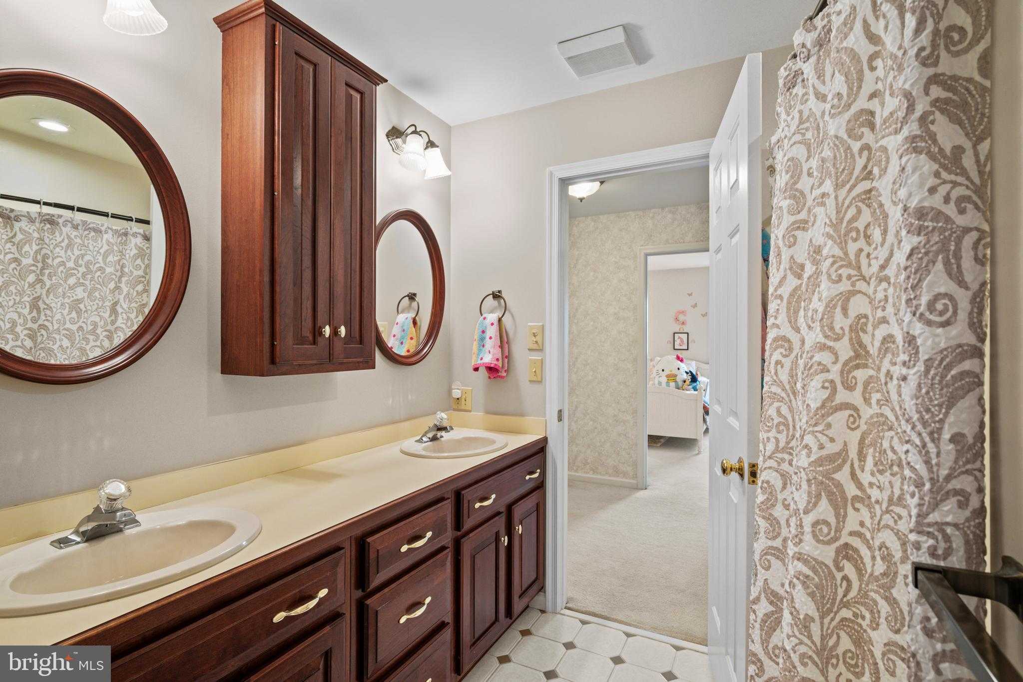 660 Heiden Dr photo 22