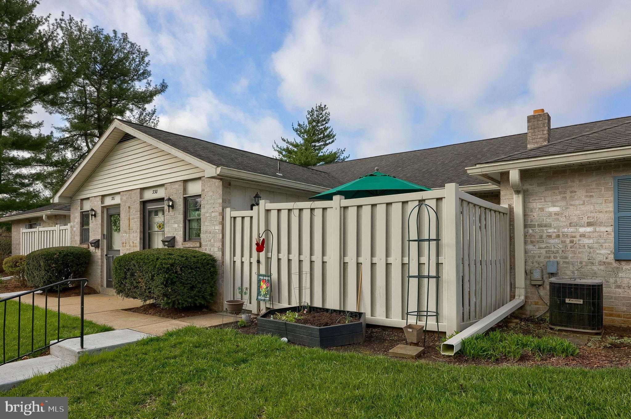 330 Valleybrook Dr photo 20