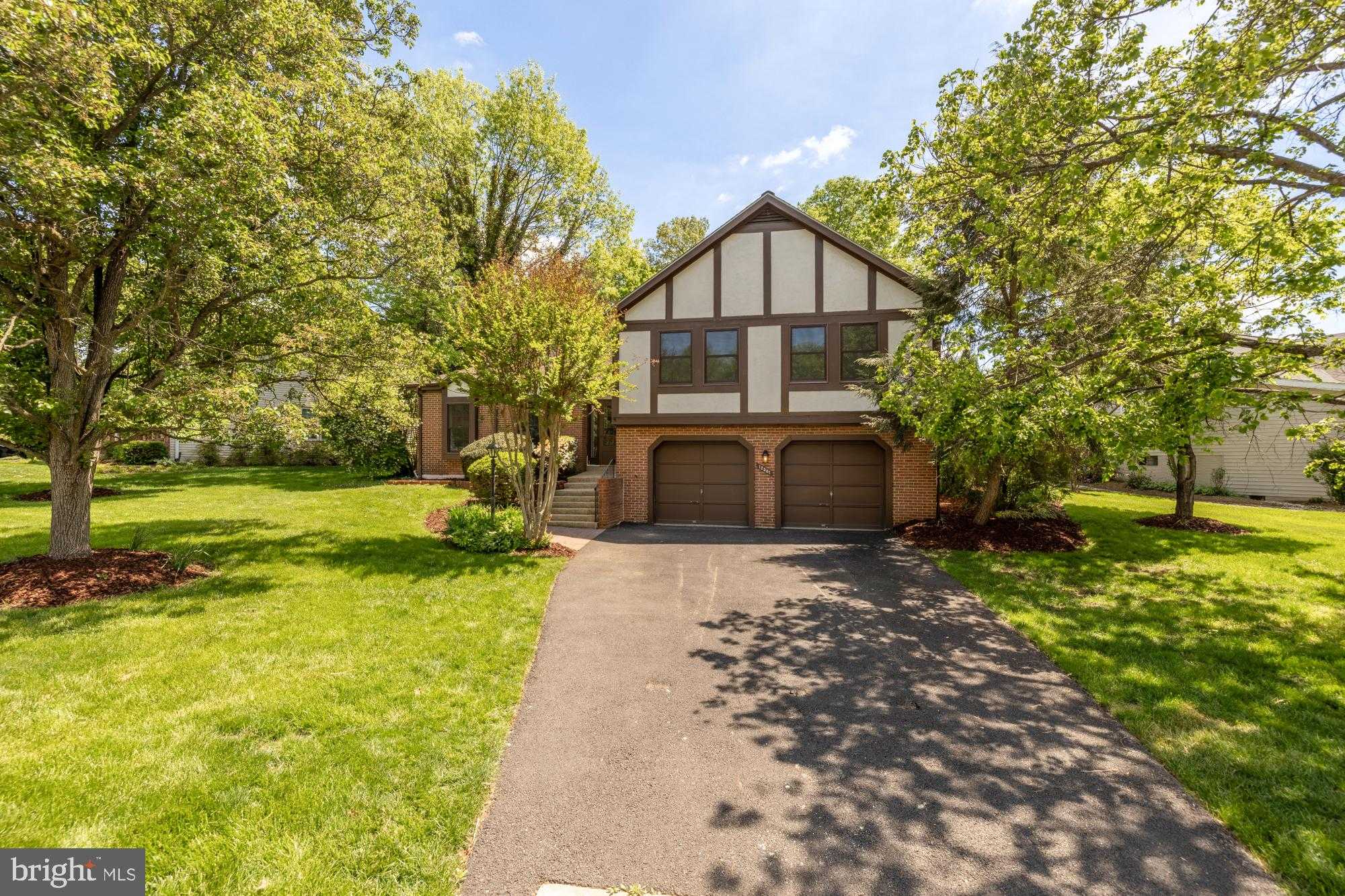 12561 Quincy Adams CT, Herndon