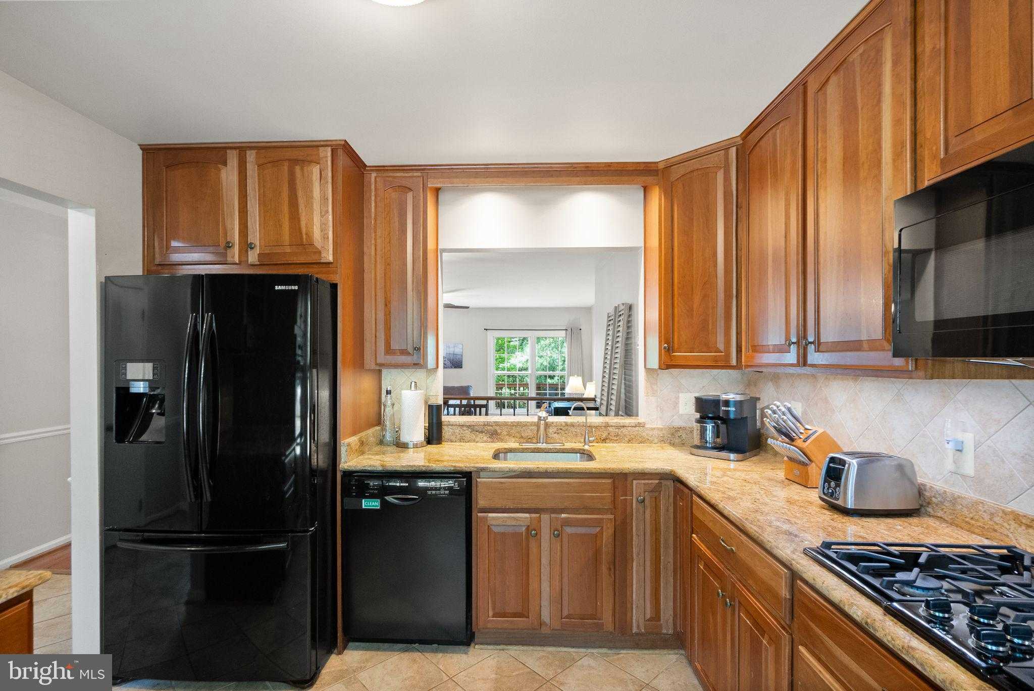 711 Acorn CT photo 6