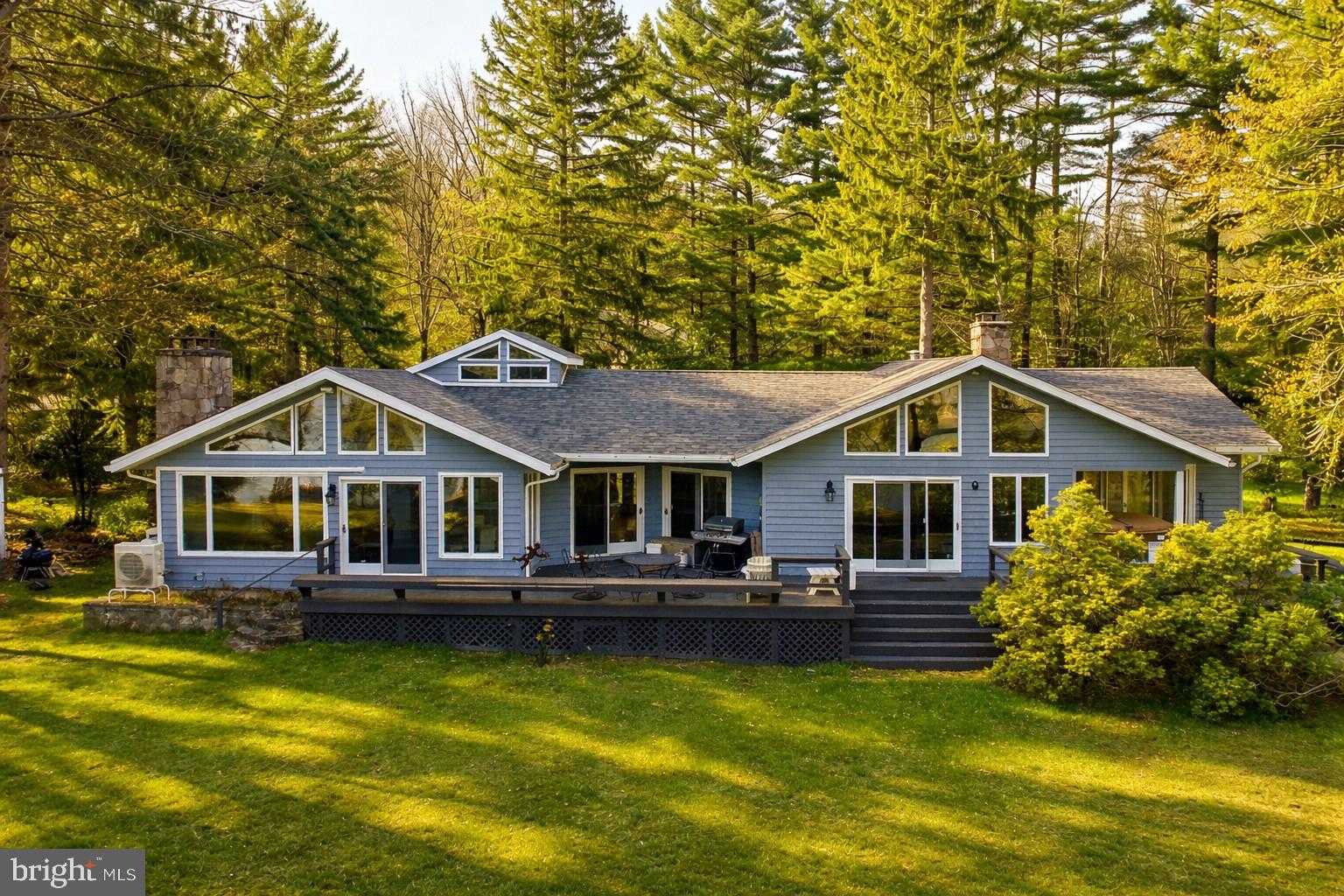 701 Shoreline Dr, Swanton