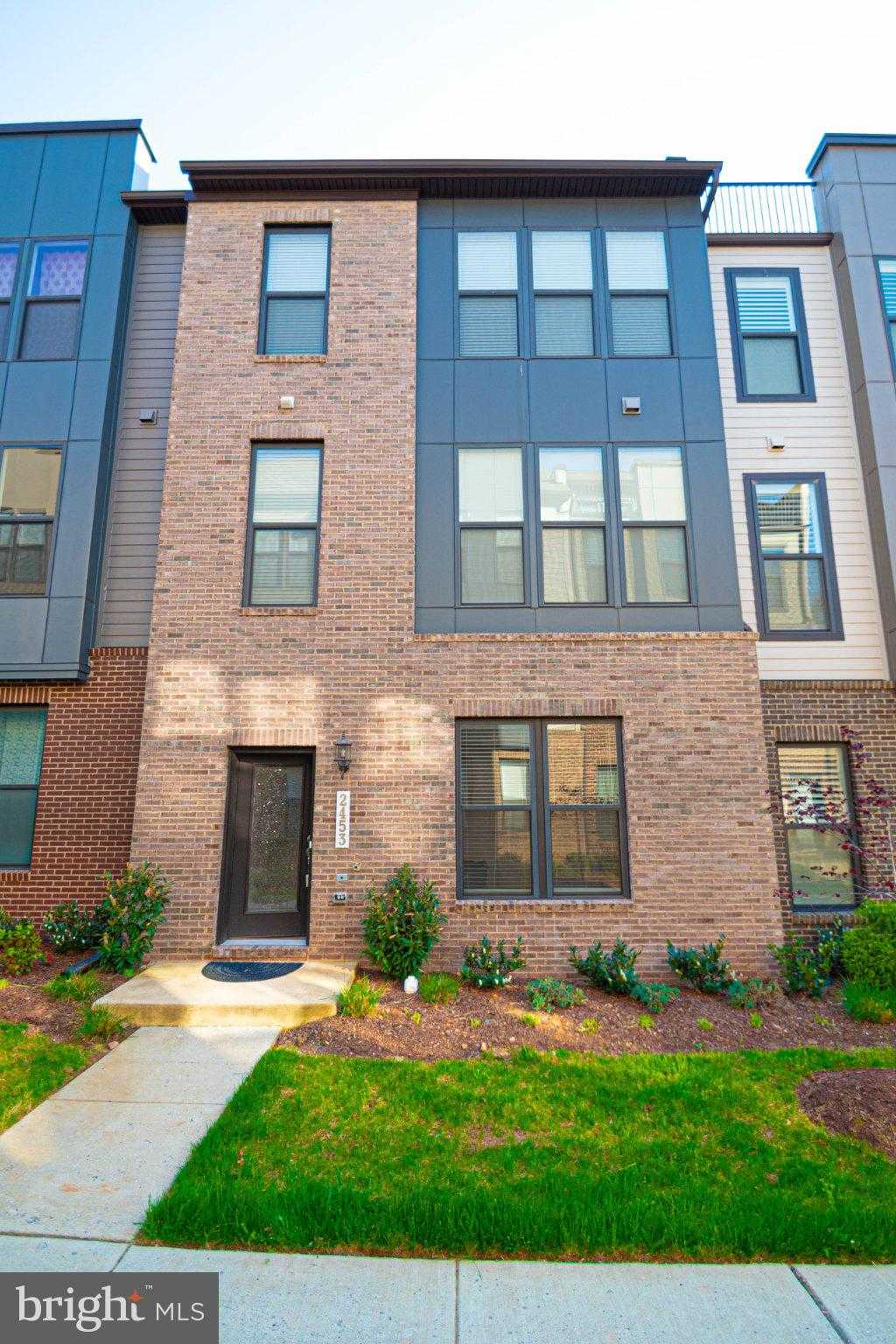 2453 Liberty Loop, Herndon