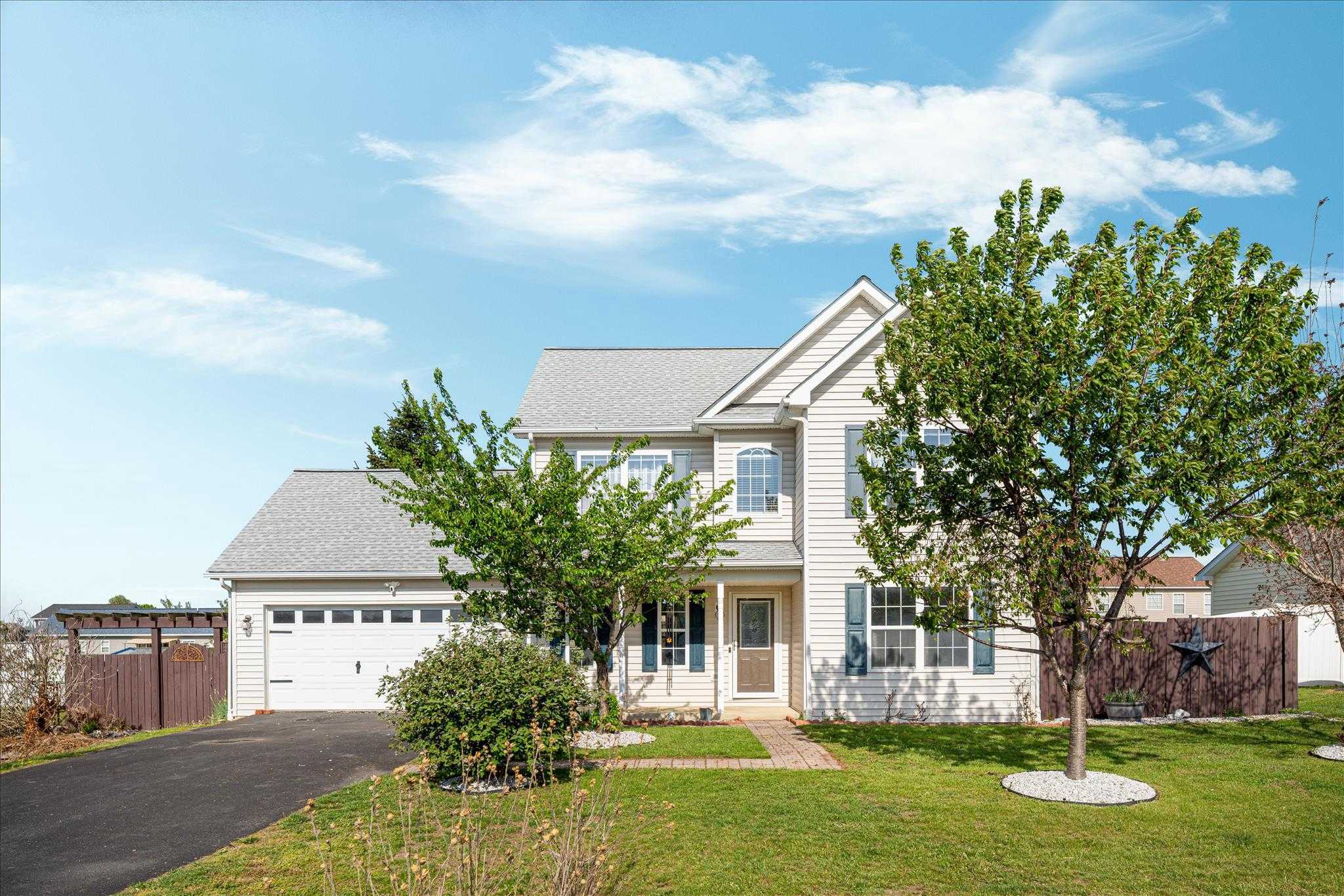 109 Fenimore Dr, Inwood
