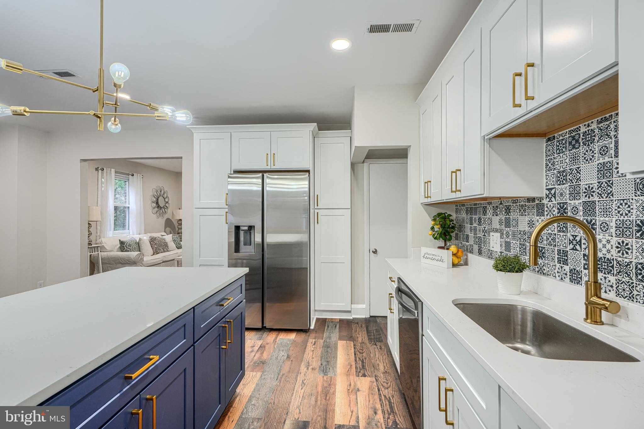 2543 Liberty Pkwy photo 17