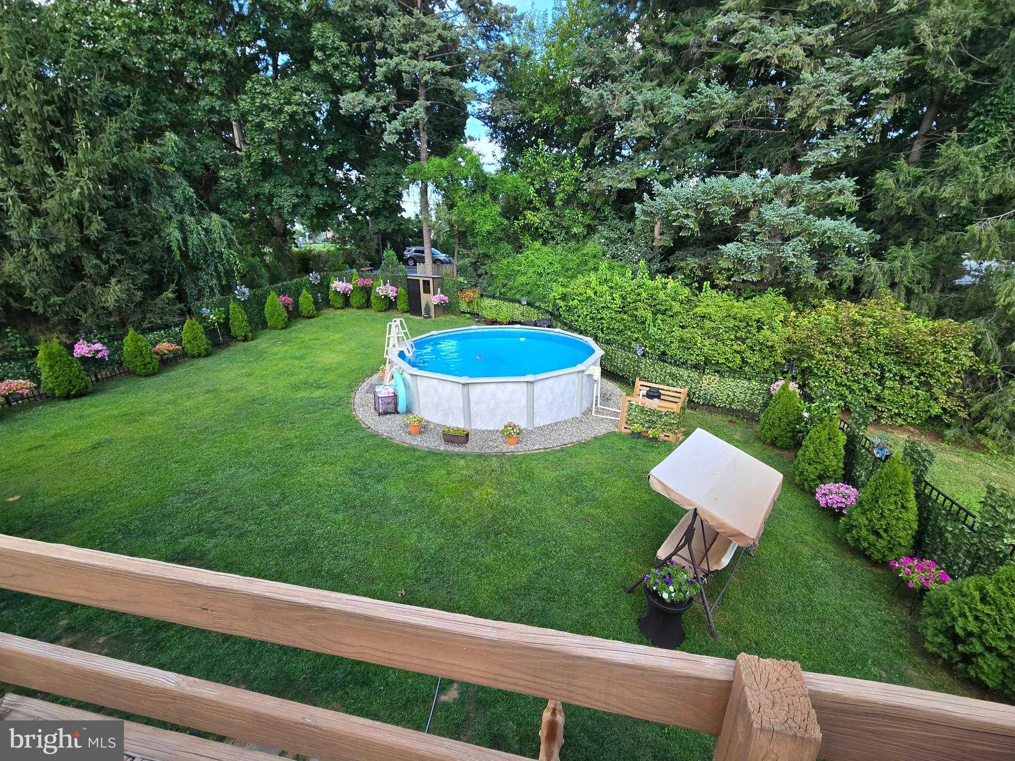 310 Bluff View Dr photo 2