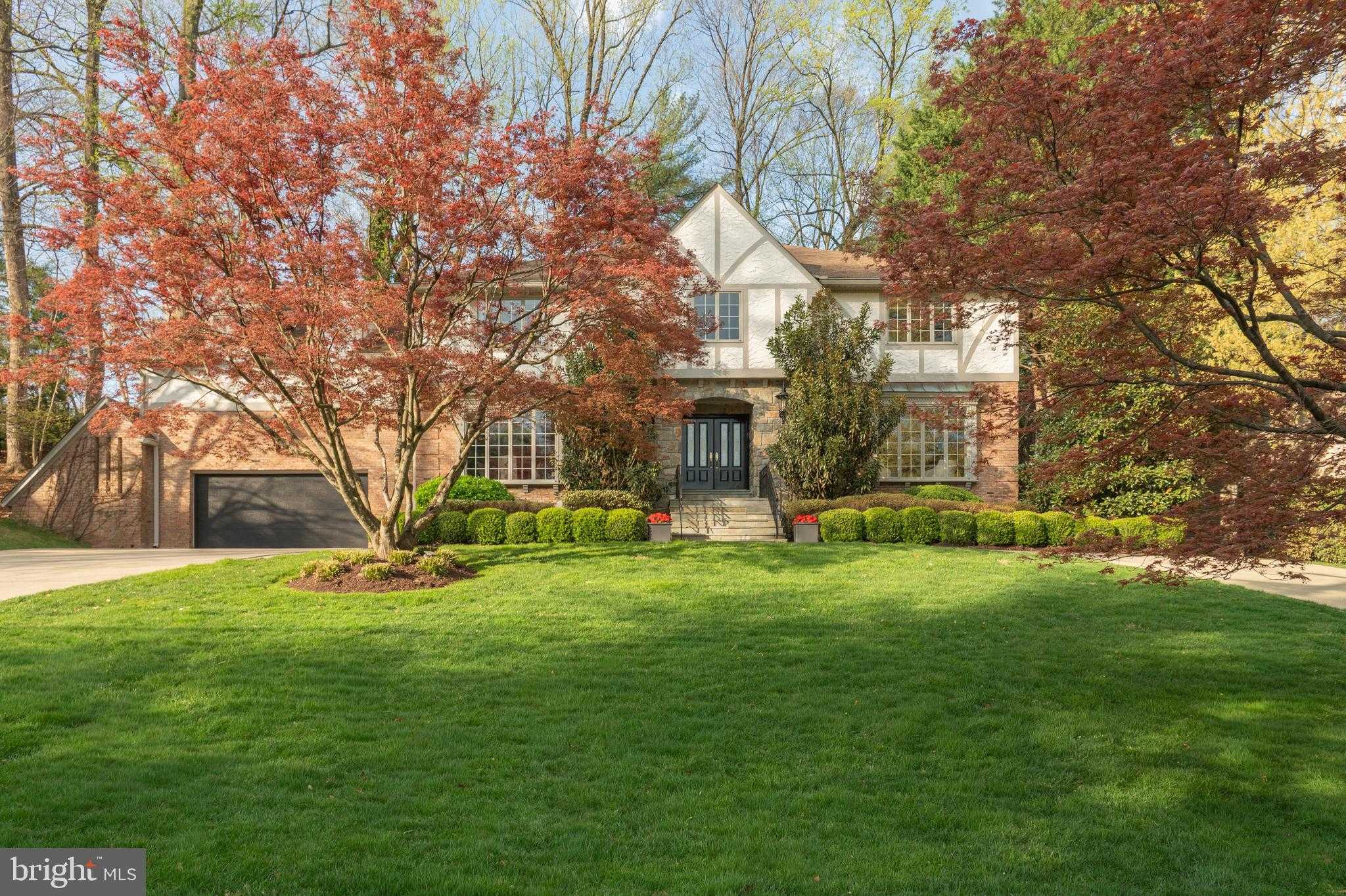 7204 Loch Lomond Dr, Bethesda