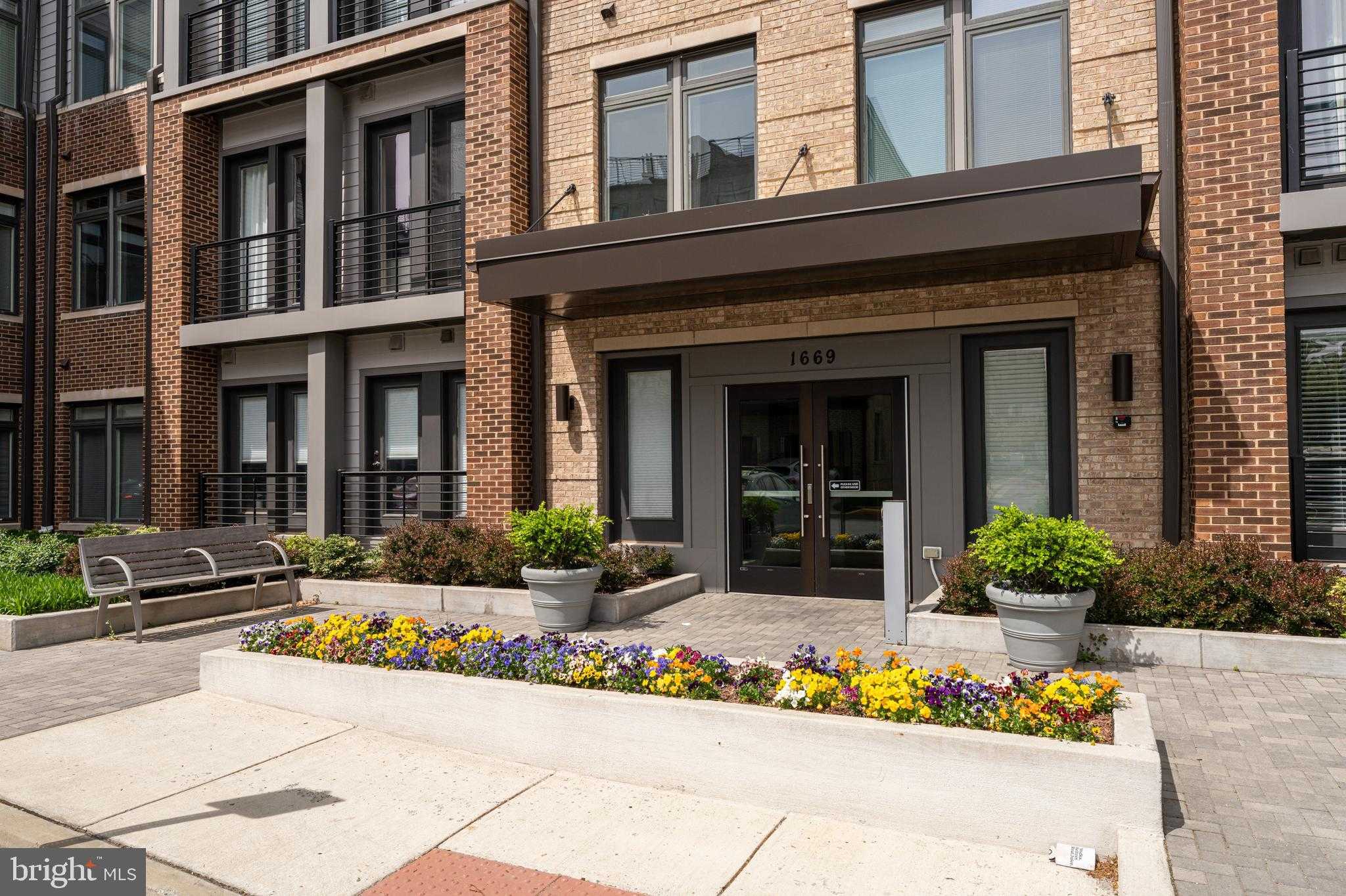 1669 Bandit Loop Unit 406a, Reston