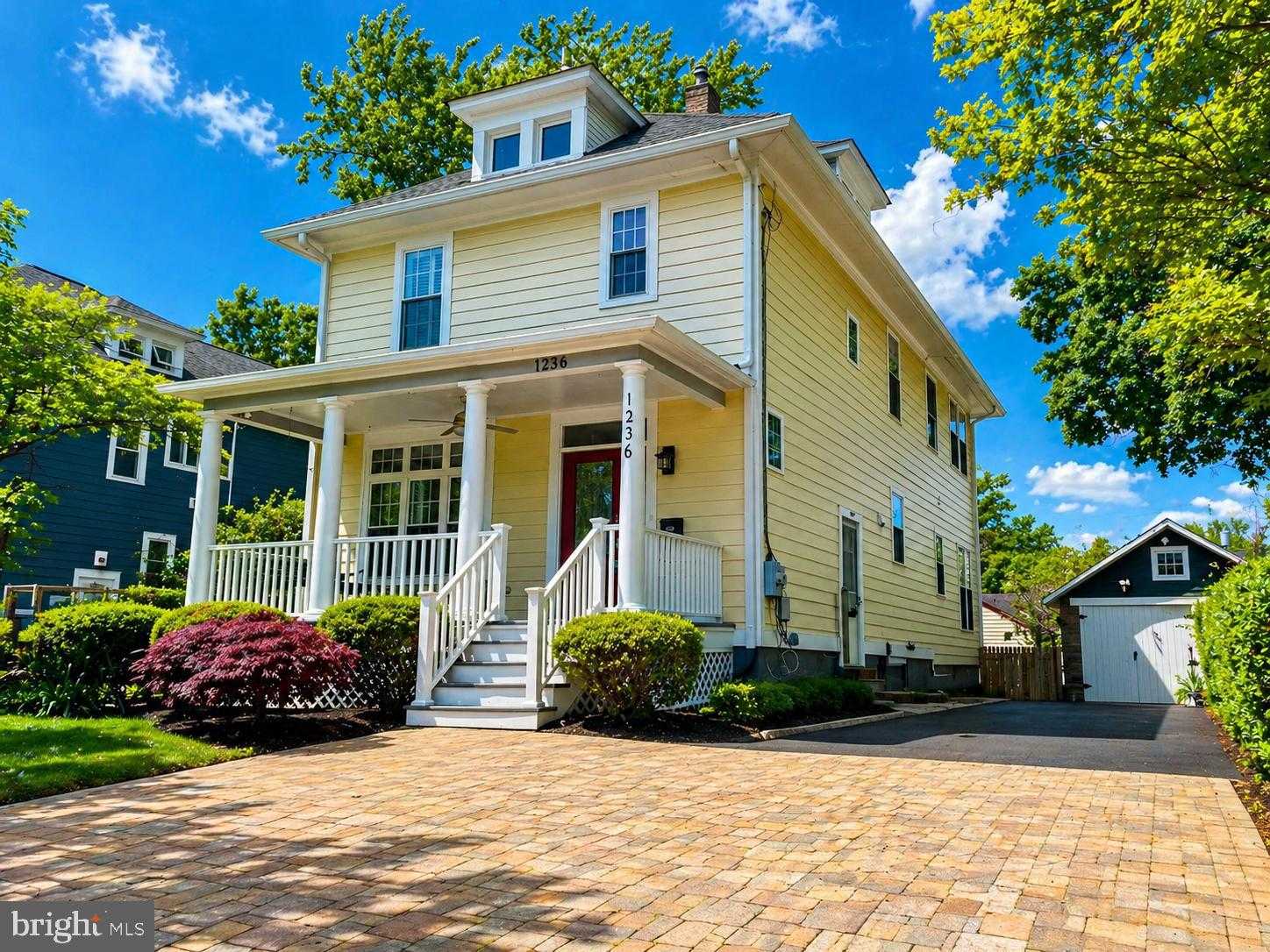 1236 N Utah St, Arlington