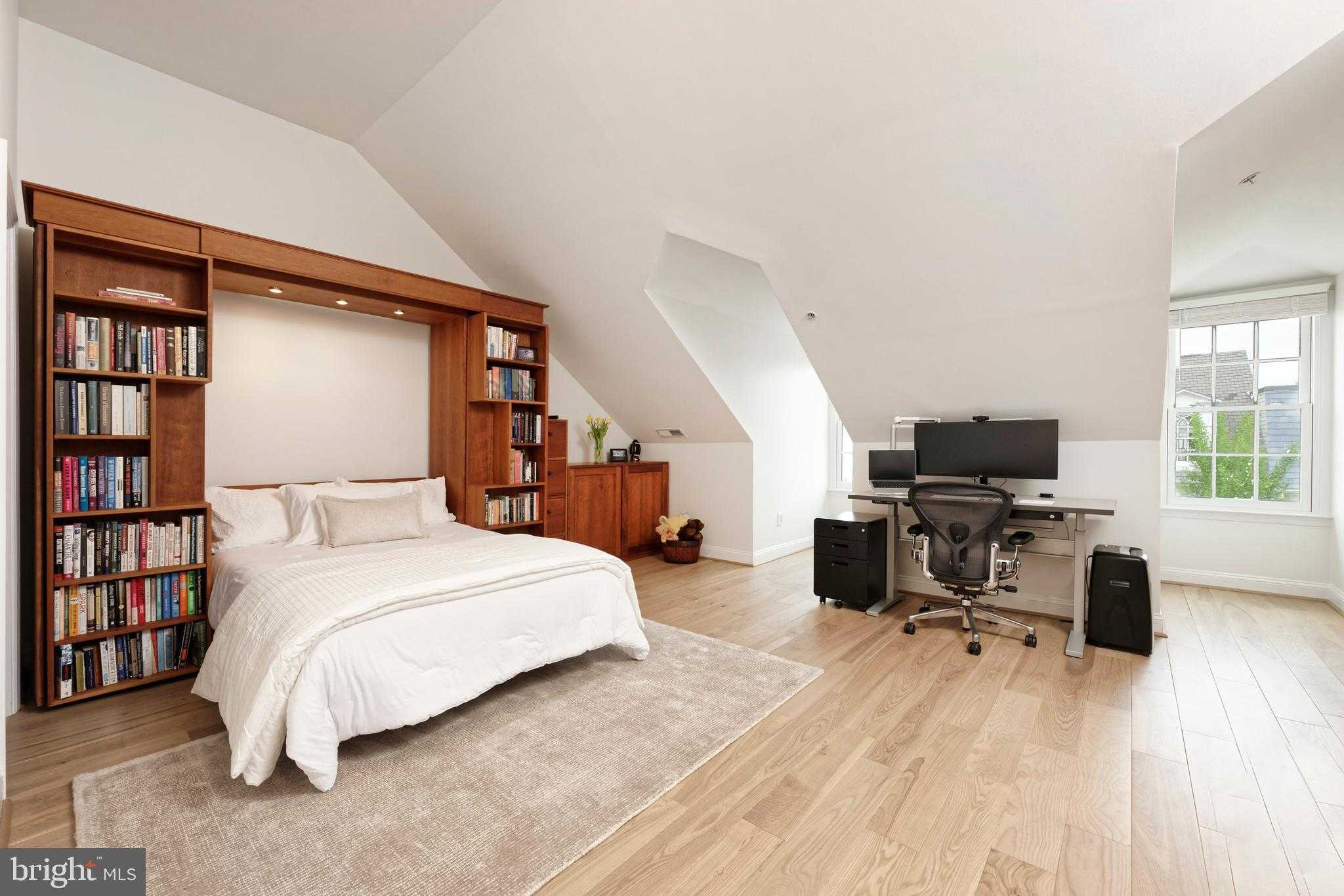 28 Alexander St photo 37