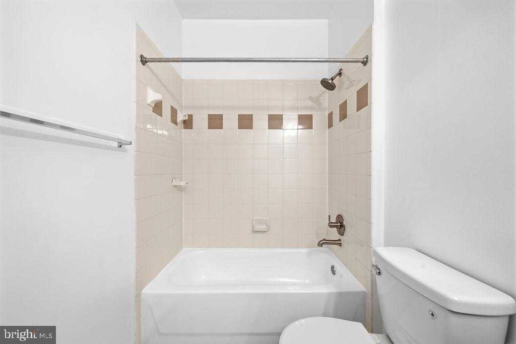 5172 William Colin CT Apt A photo 22