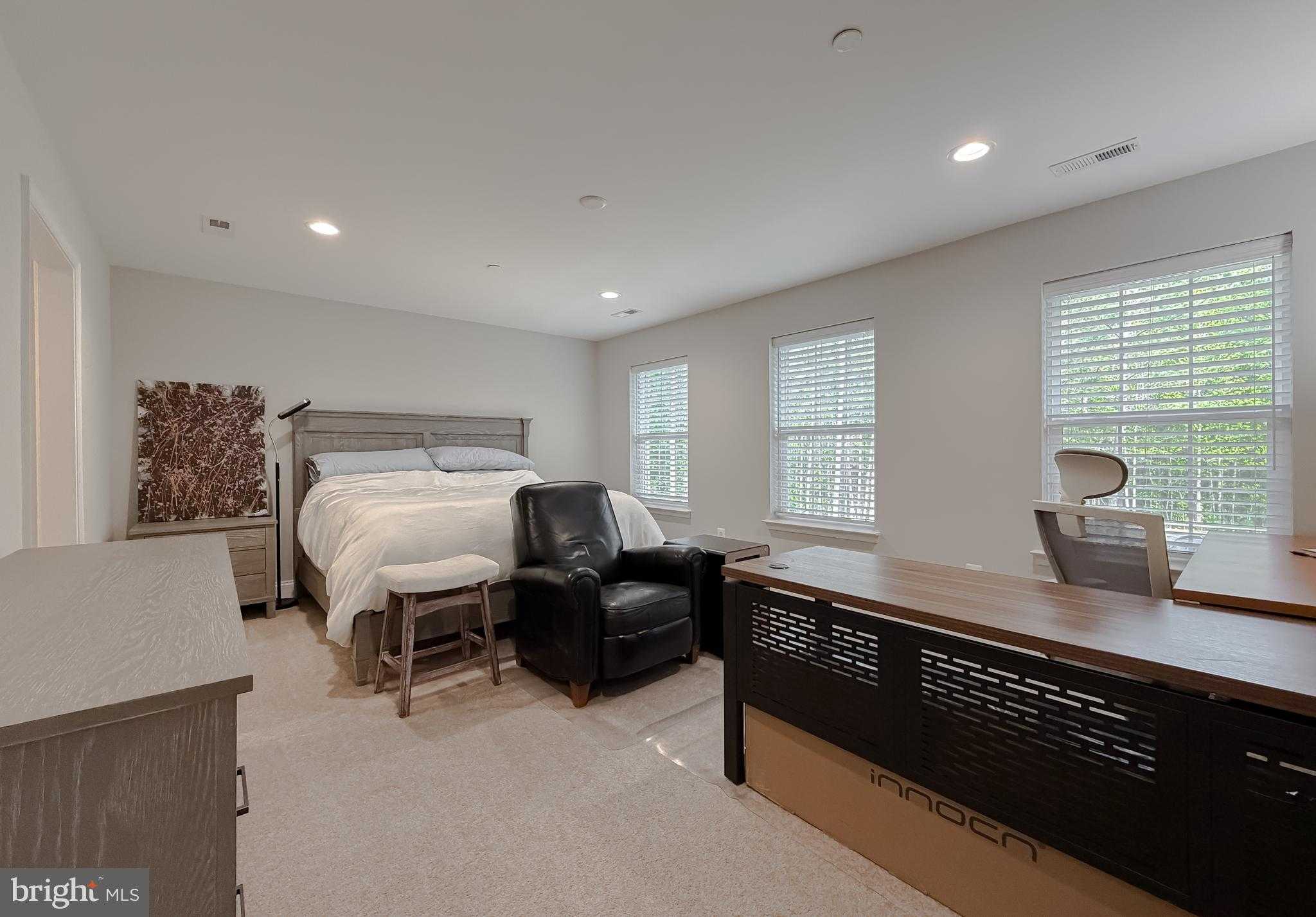 22030 Victorian Dr photo 28