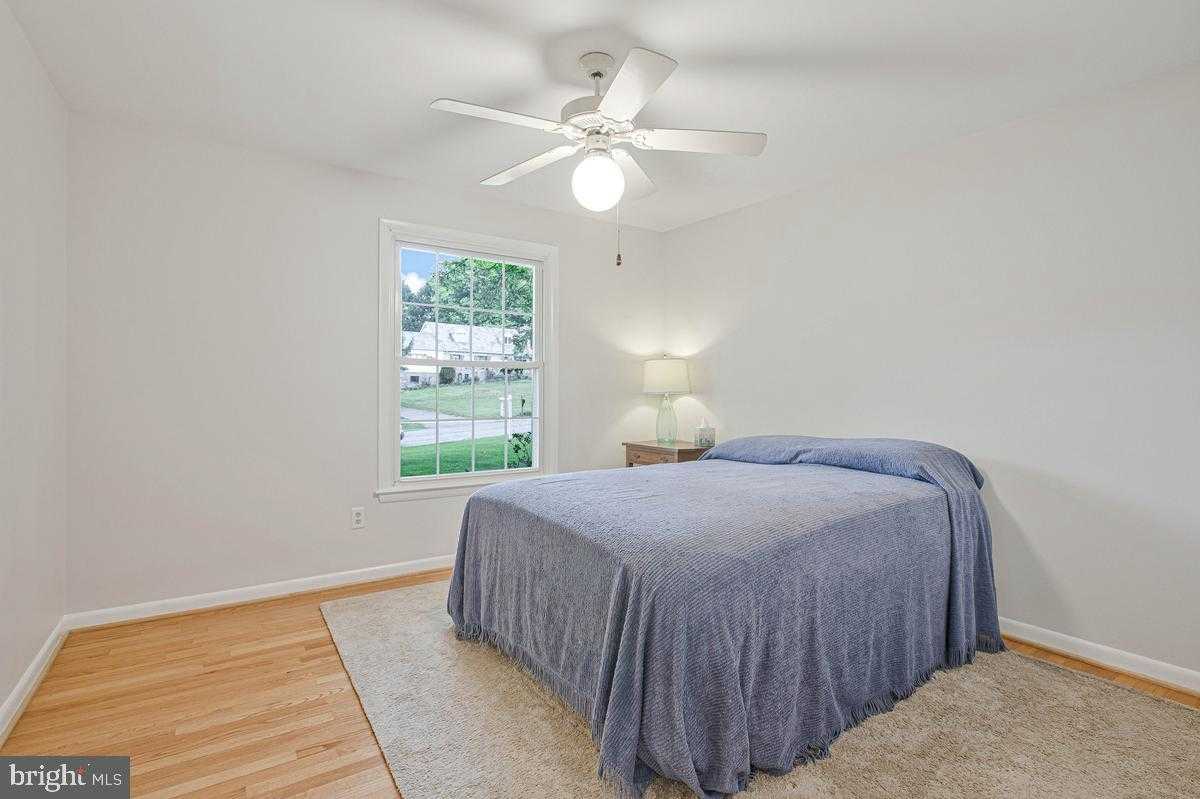 9817 Millwick Dr photo 20