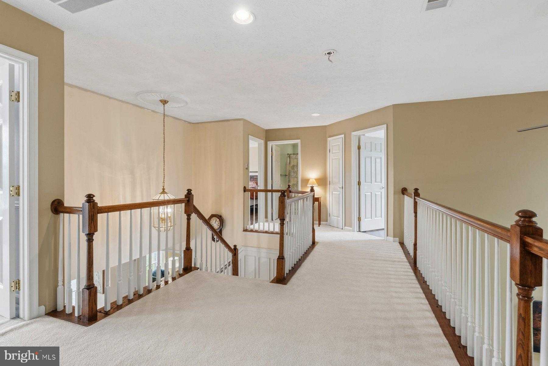 1 Challenger CT photo 24