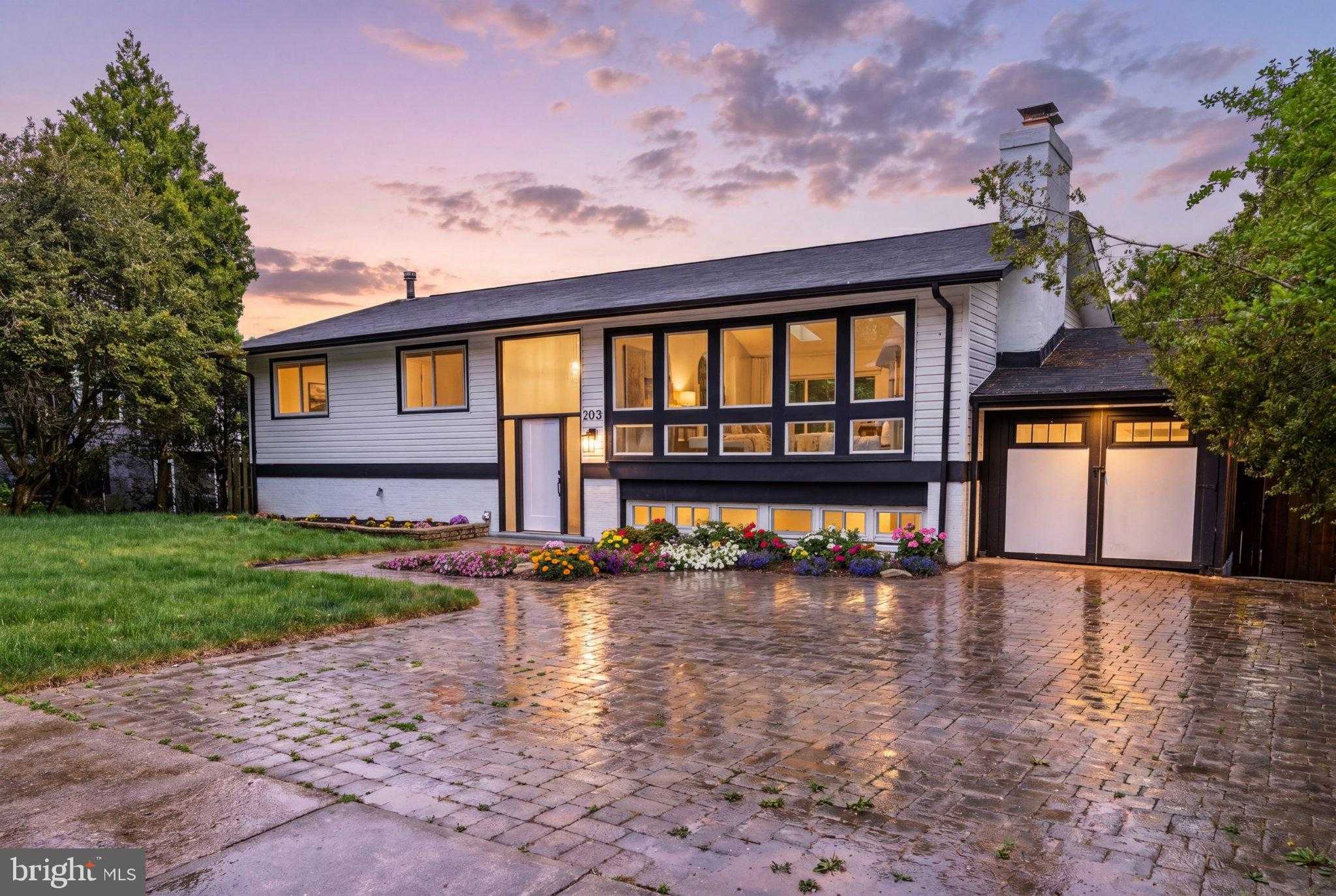 203 Audreys CT SE, Vienna