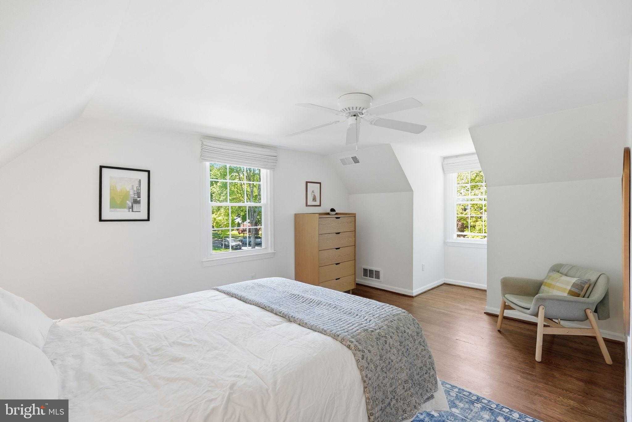 810 Duke St photo 22
