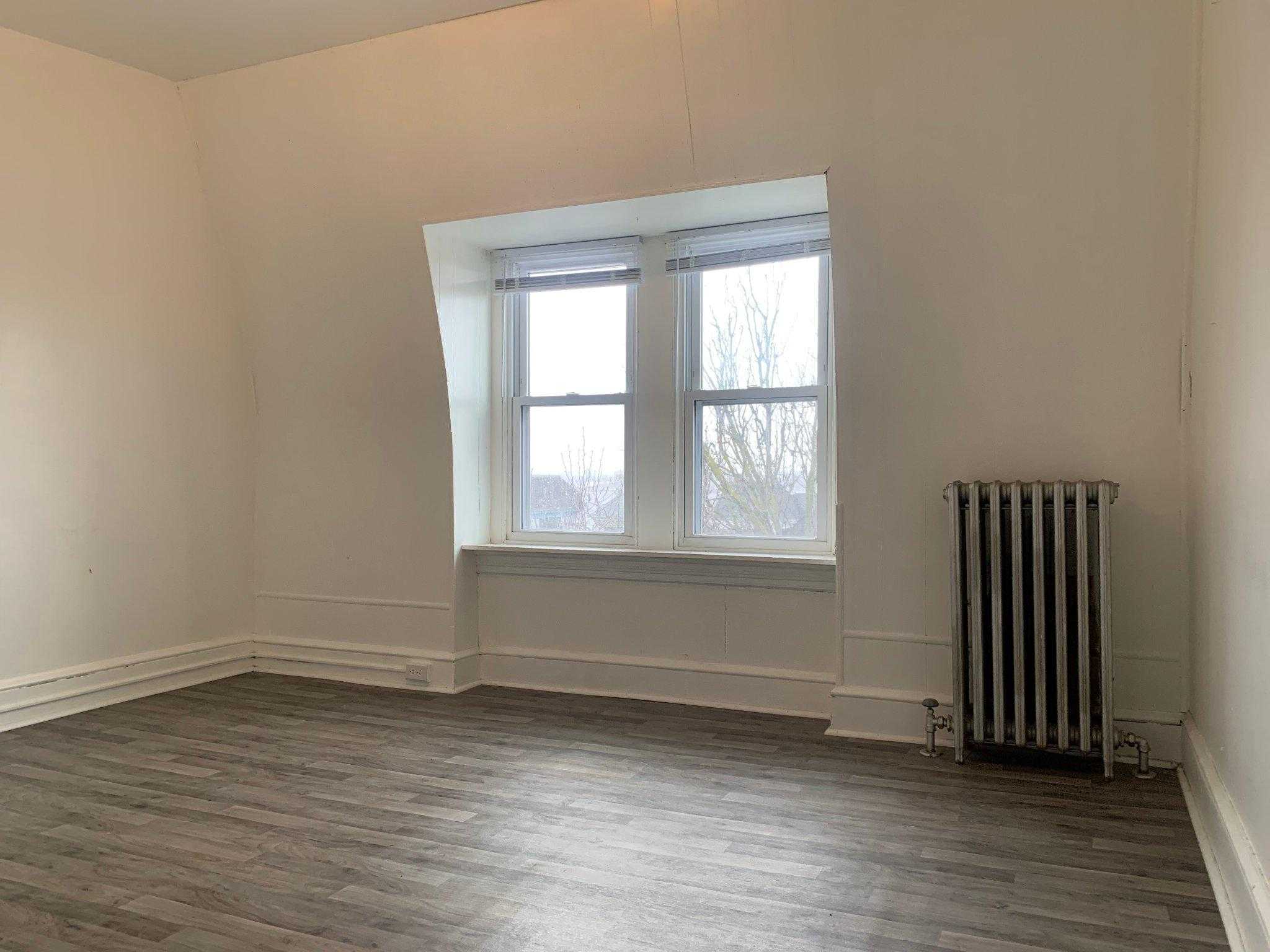 933 N 12th St photo 3