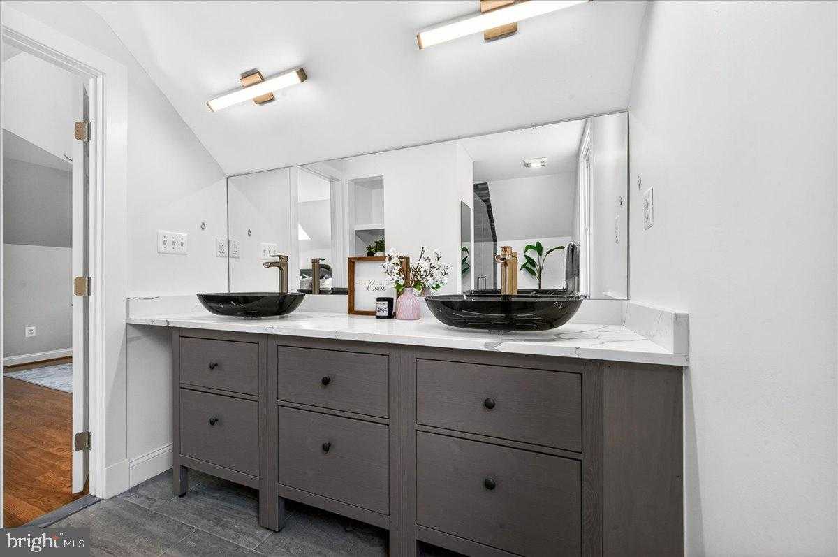 4448 W Braddock Rd photo 42